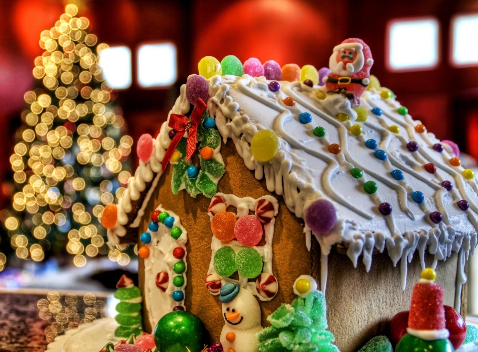 Download mobile wallpaper Festive Treat, Holidays, Santa Claus, House, Snowman, Sweets for free.