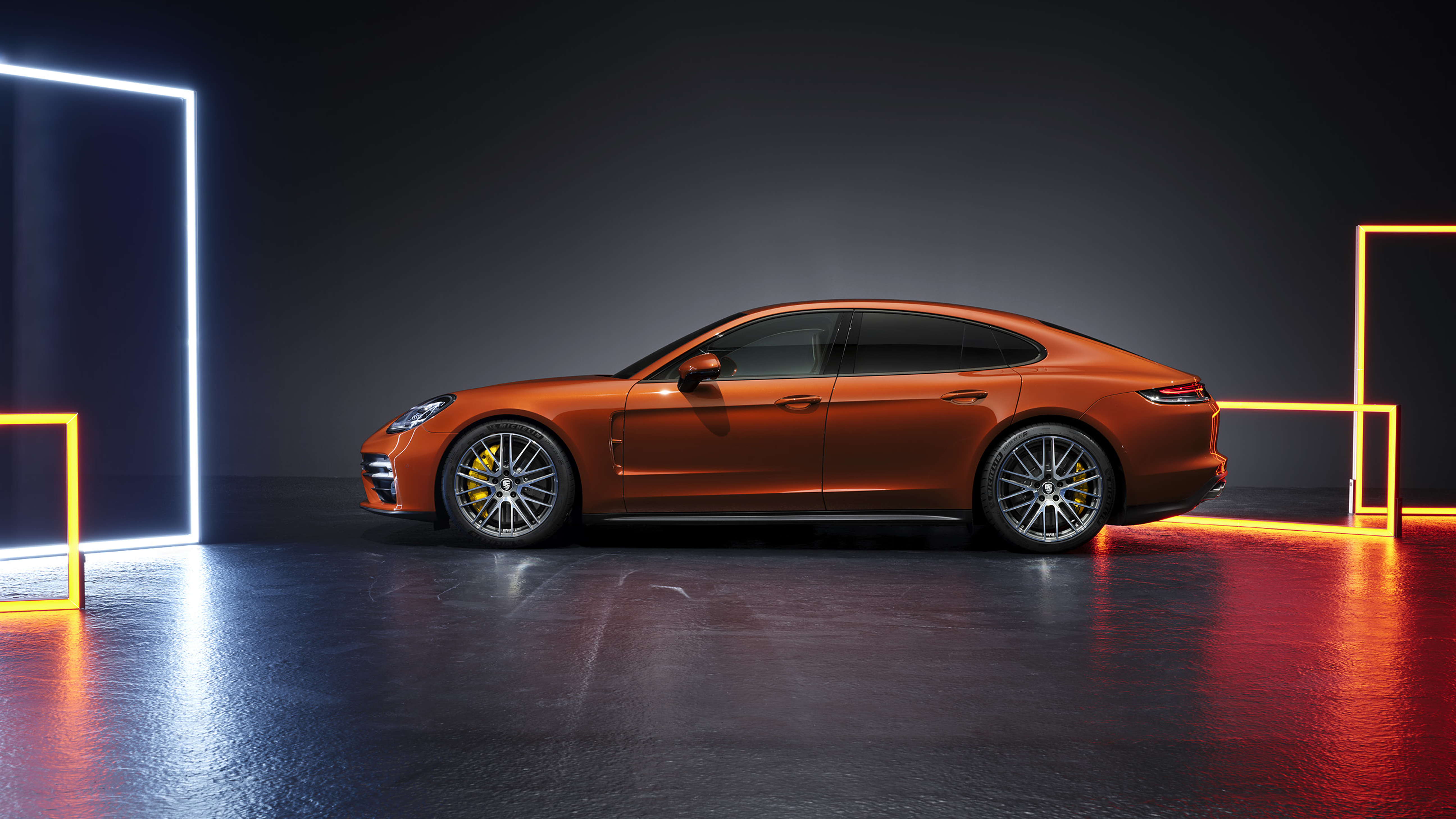 Порше Panamera 2020