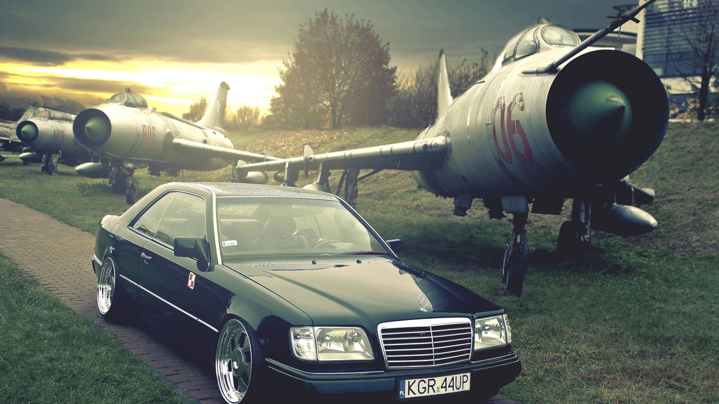 W124 Mercedes 4Рє