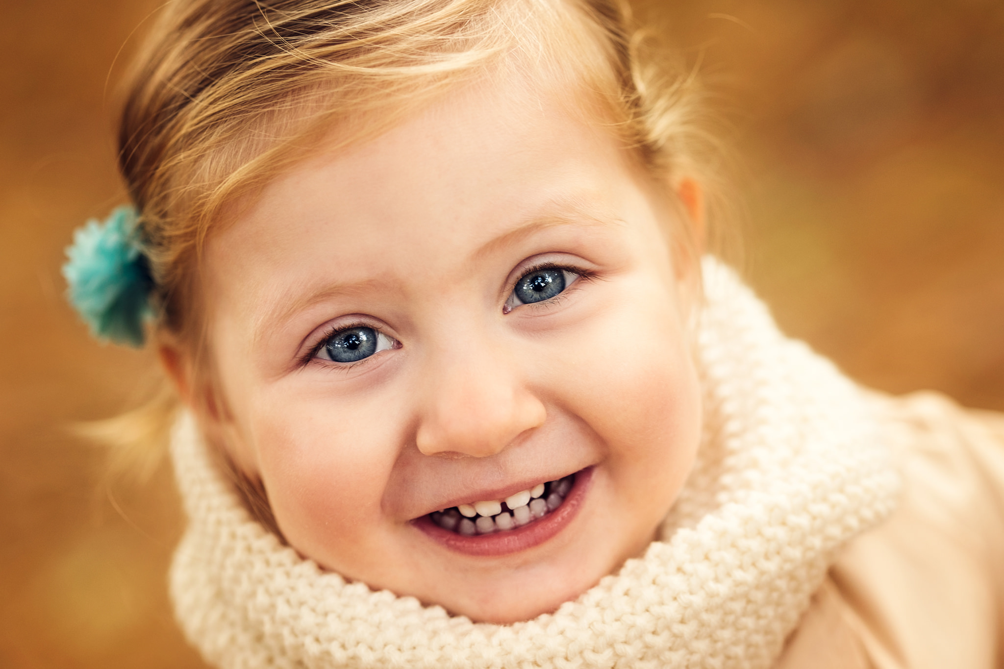 Как научить ребенка красиво улыбаться для фото