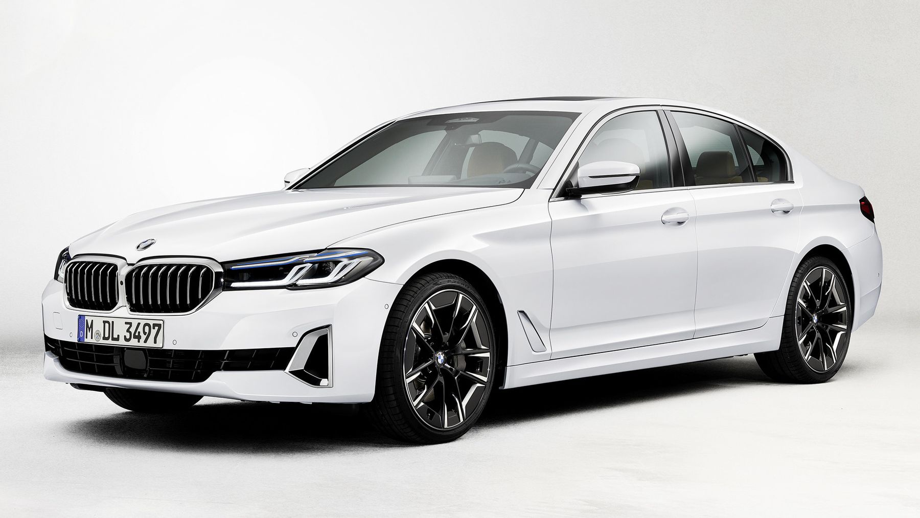 BMW 550i 2020 салон