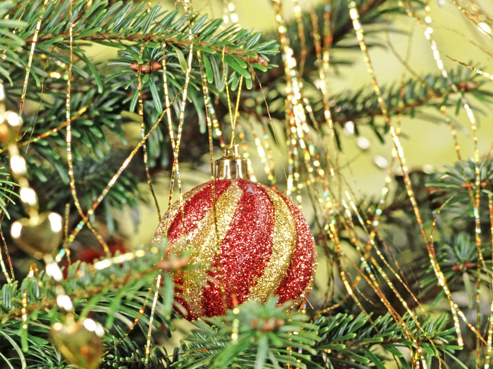 holidays, rain, new year, red, christmas, ball, christmas tree, decoration, attribute