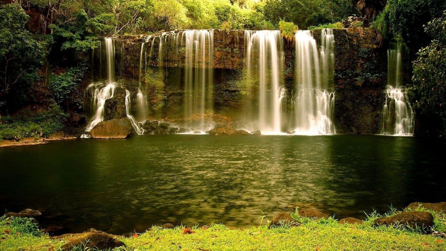 Анимация живых обоев. Природа водопад. Красивые водопады. Живая природа водопады. Вода в природе.