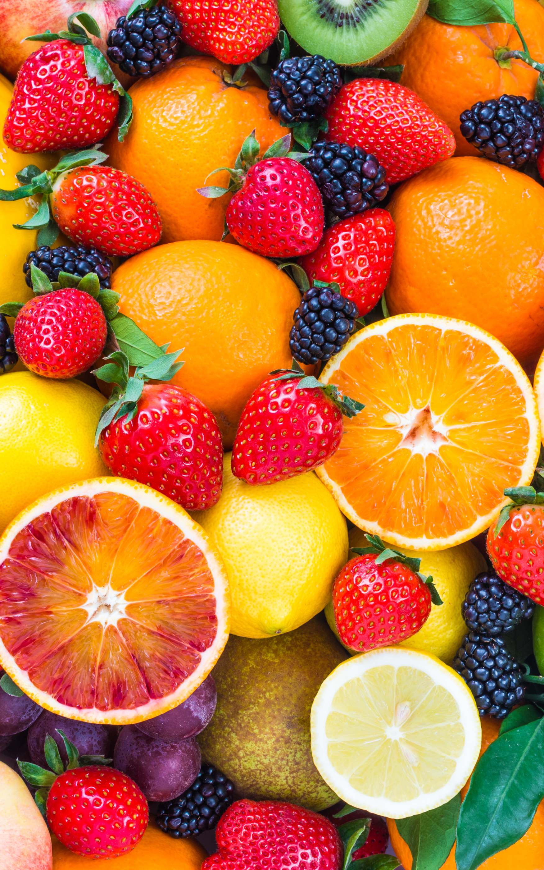 1184892 Bild herunterladen nahrungsmittel, frucht, erdbeere, beere, kiwi, brombeere, orange (obst), apfel, trauben, früchte - Hintergrundbilder und Bildschirmschoner kostenlos