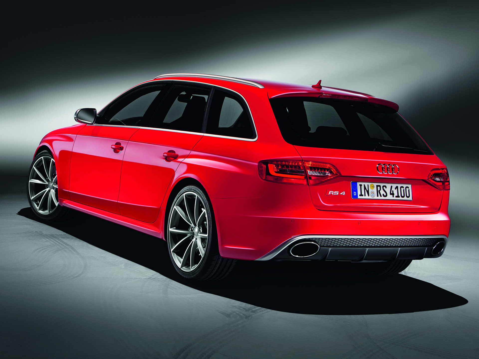 Free Audi Rs4 Wallpapers