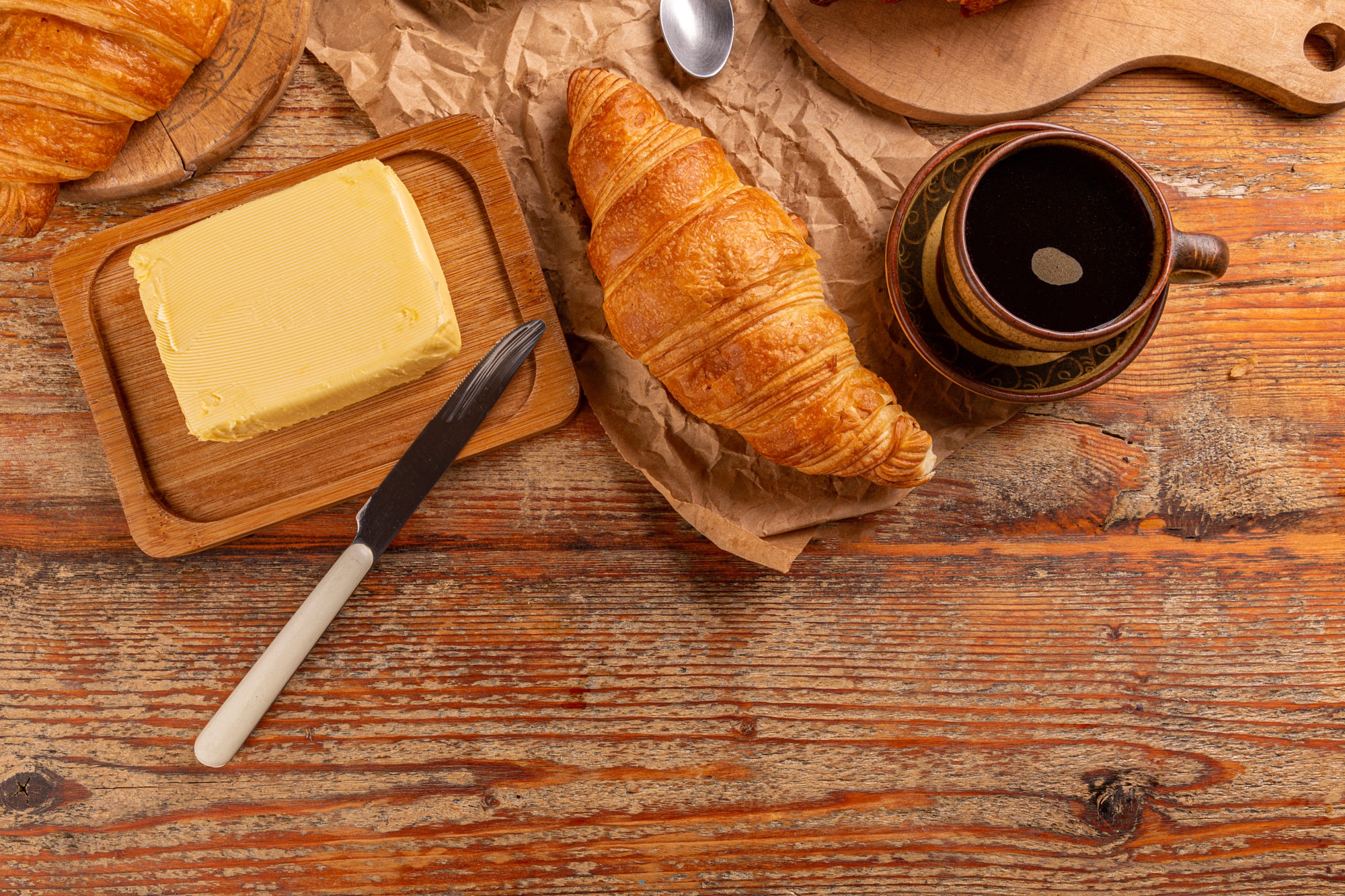 1038057 Bild herunterladen nahrungsmittel, frühstuck, butter, kaffee, croissant - Hintergrundbilder und Bildschirmschoner kostenlos