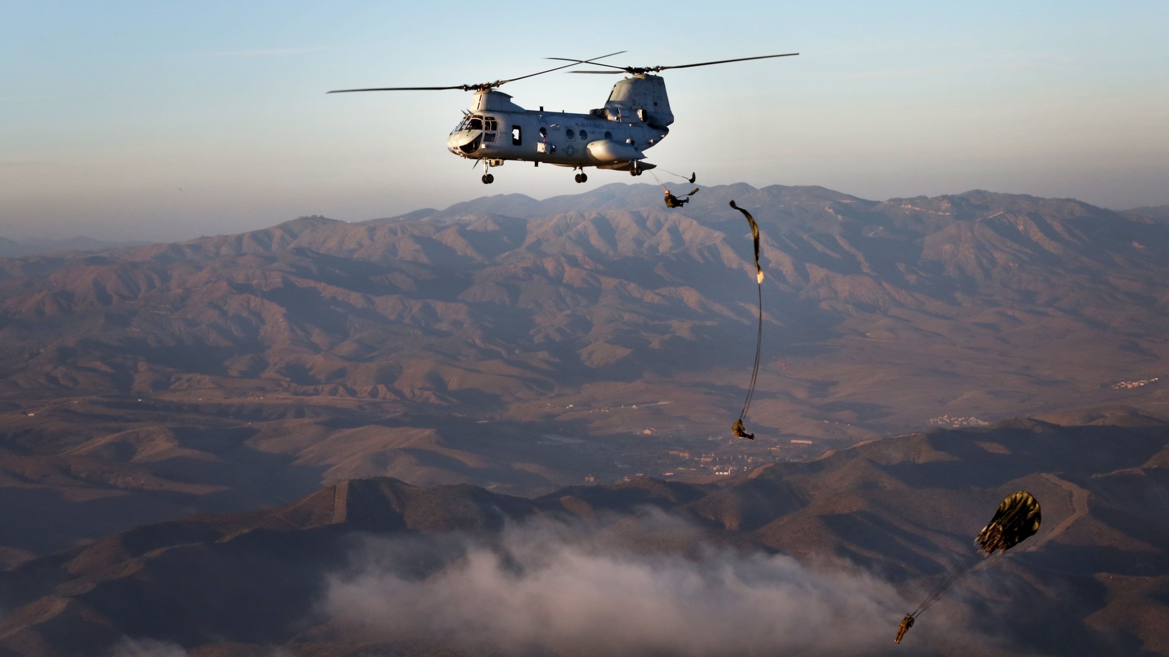 Си найт. Chinook Ch-47. Ми 8. Десантирование с Чинук. Военный вертолет в горах.