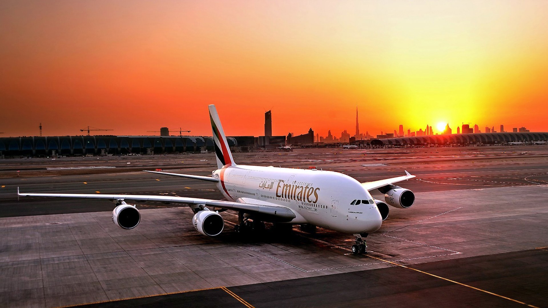 Самолет Emirates a380