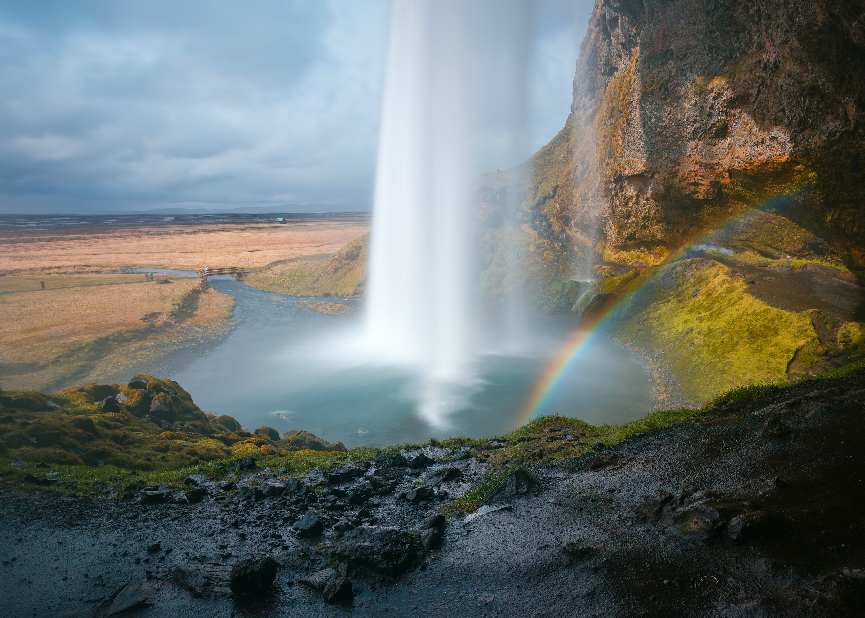 Фото водопад и радуга
