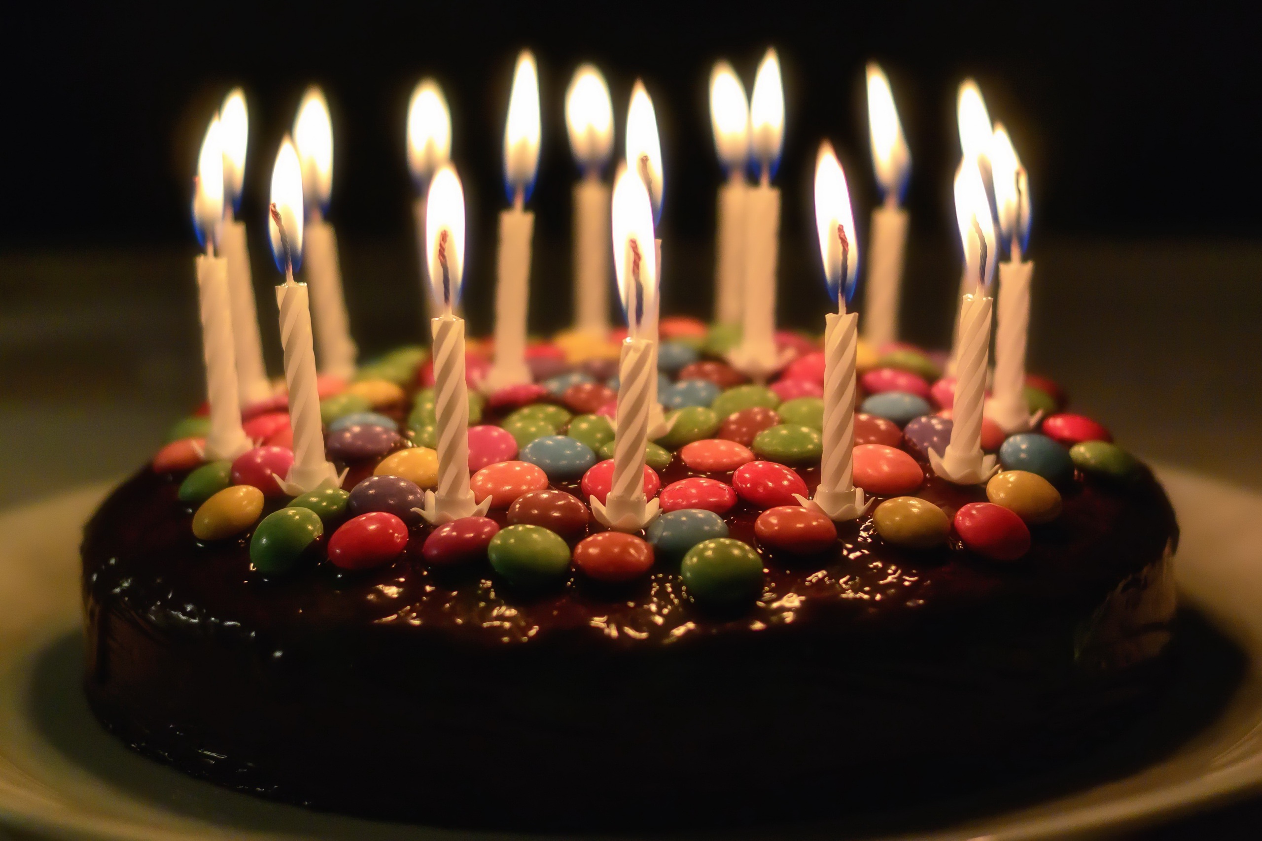 Торт с свечами с днем рождения фото