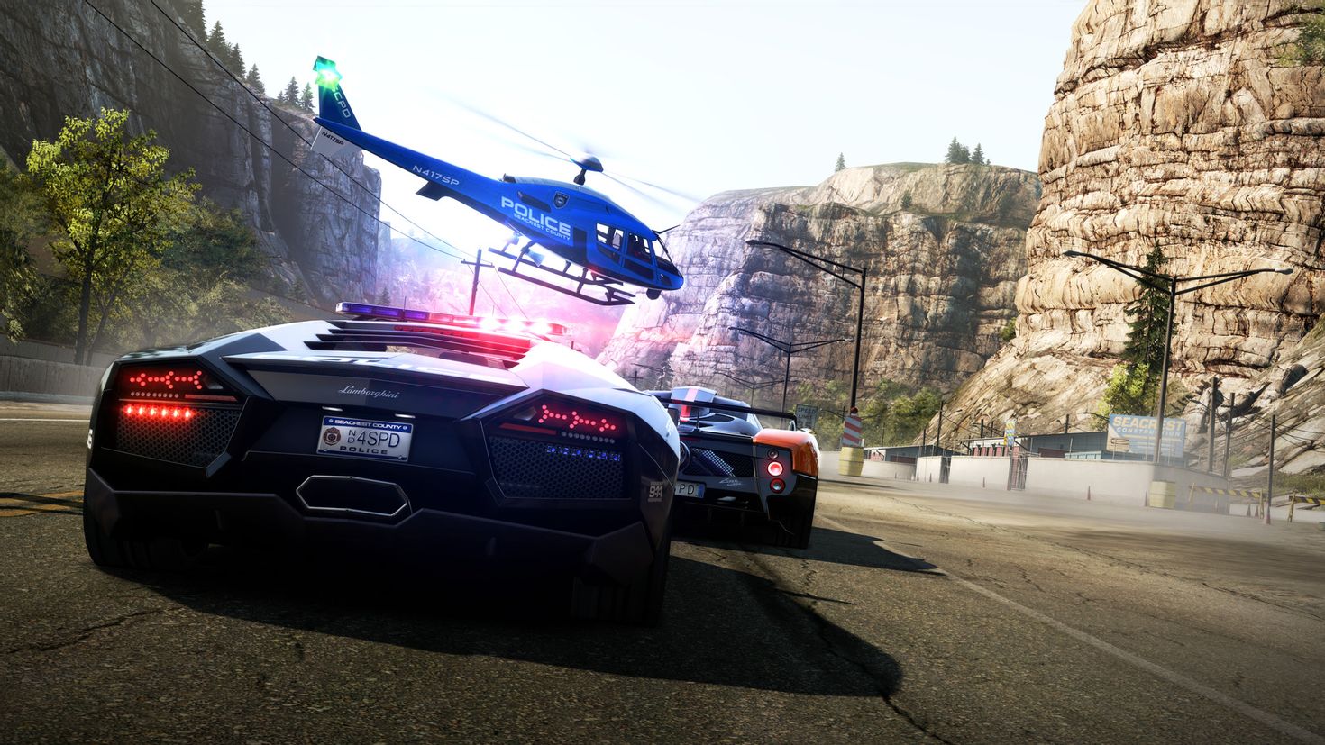 В лучшие и бесплатные игровые. Need for Speed: hot Pursuit (2010). Need for Speed hot Pursuit 2010 девушки. NFS hot Pursuit Remastered. Нид фор СПИД хот персьют.