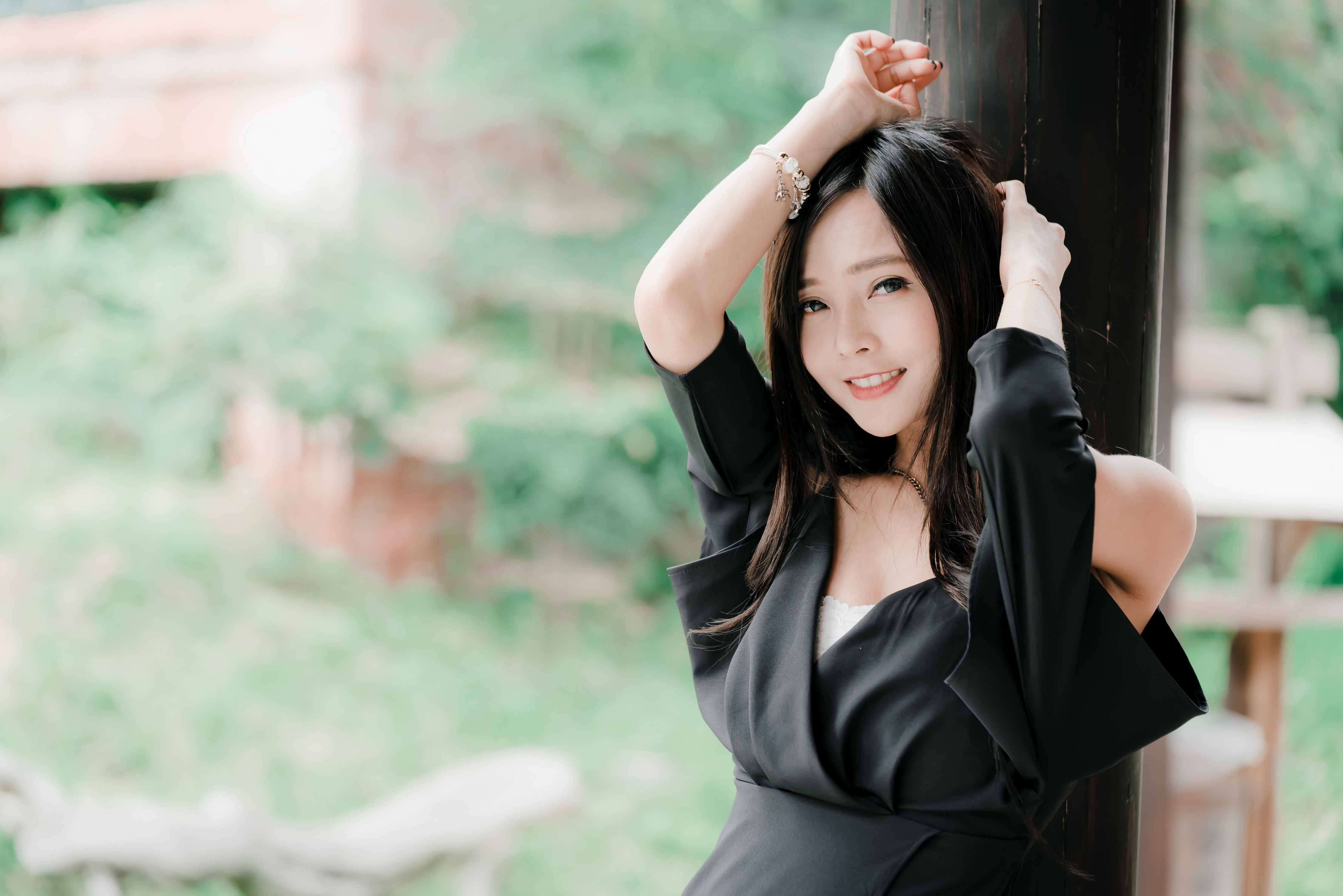 Download mobile wallpaper Smile, Brunette, Model, Women, Asian, Depth Of Field, Janice (王真真) for free.