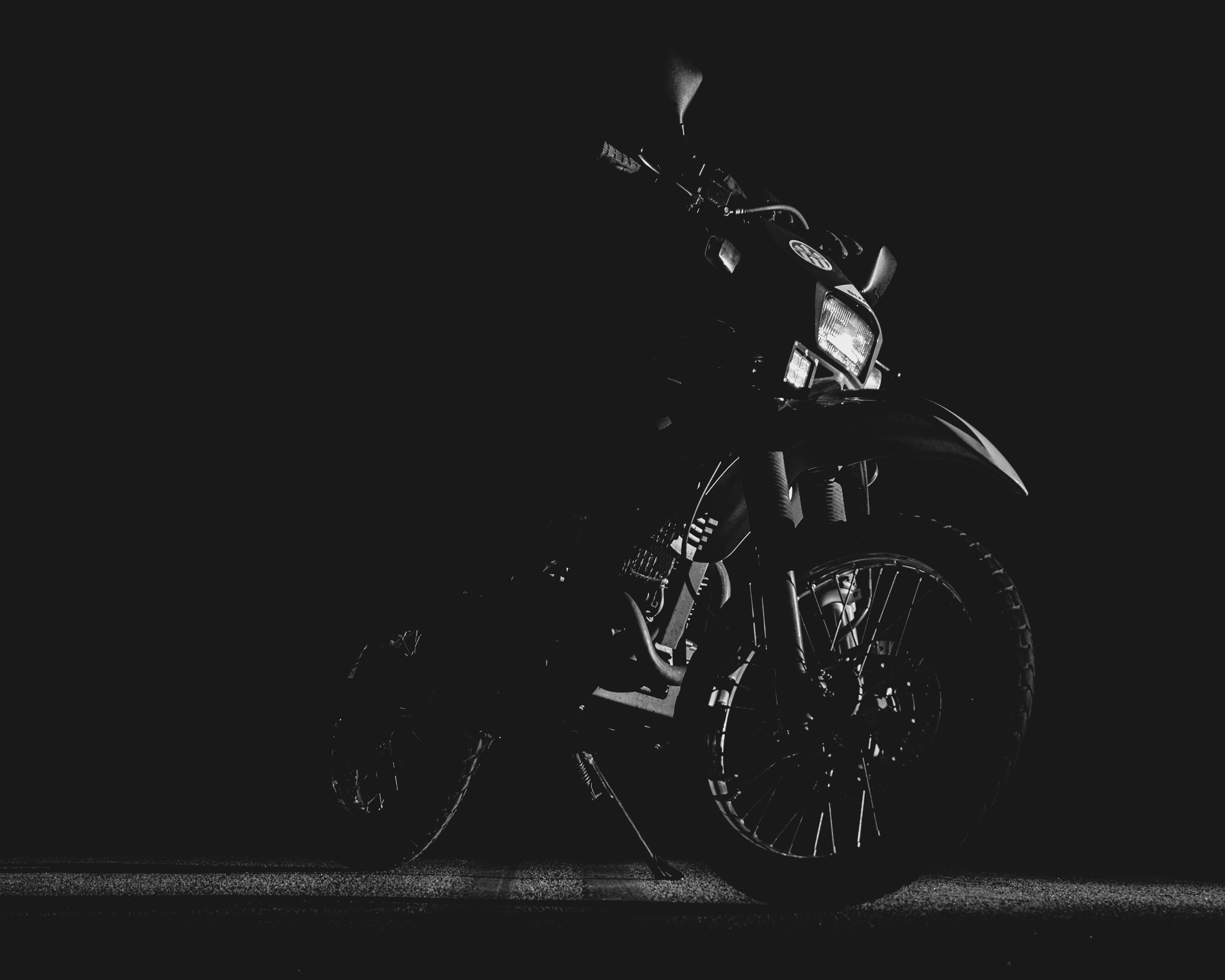 bw, steering wheel, motorcycle, motorcycles, darkness, chb, wheel, rudder High Definition image