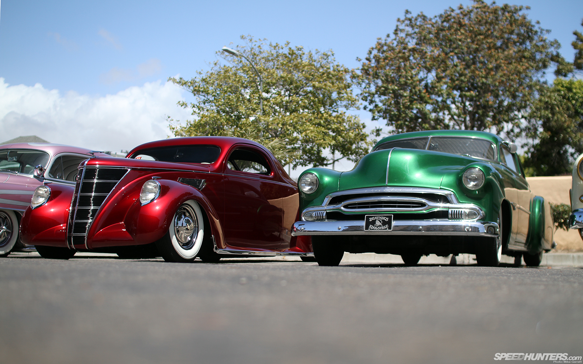 Full vintage classic. 1948 Lincoln Zephyr. Alfa Romeo 6c 1920 1080. Старинные автомобили. Красный ретро автомобиль.