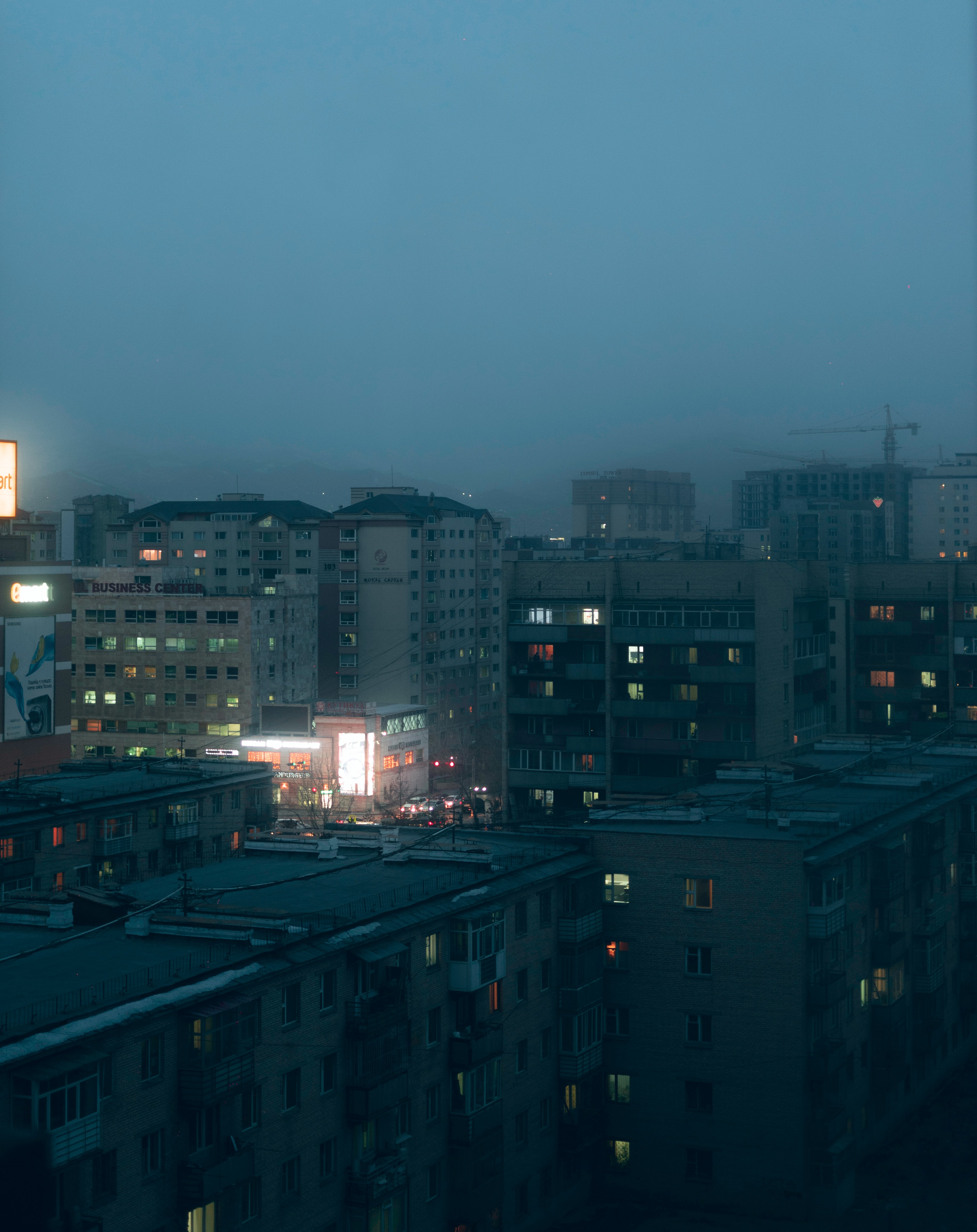 無料モバイル壁紙都市, 市, 建物, ライト, 上から見る, 霧, 薄明, 夕暮れをダウンロードします。