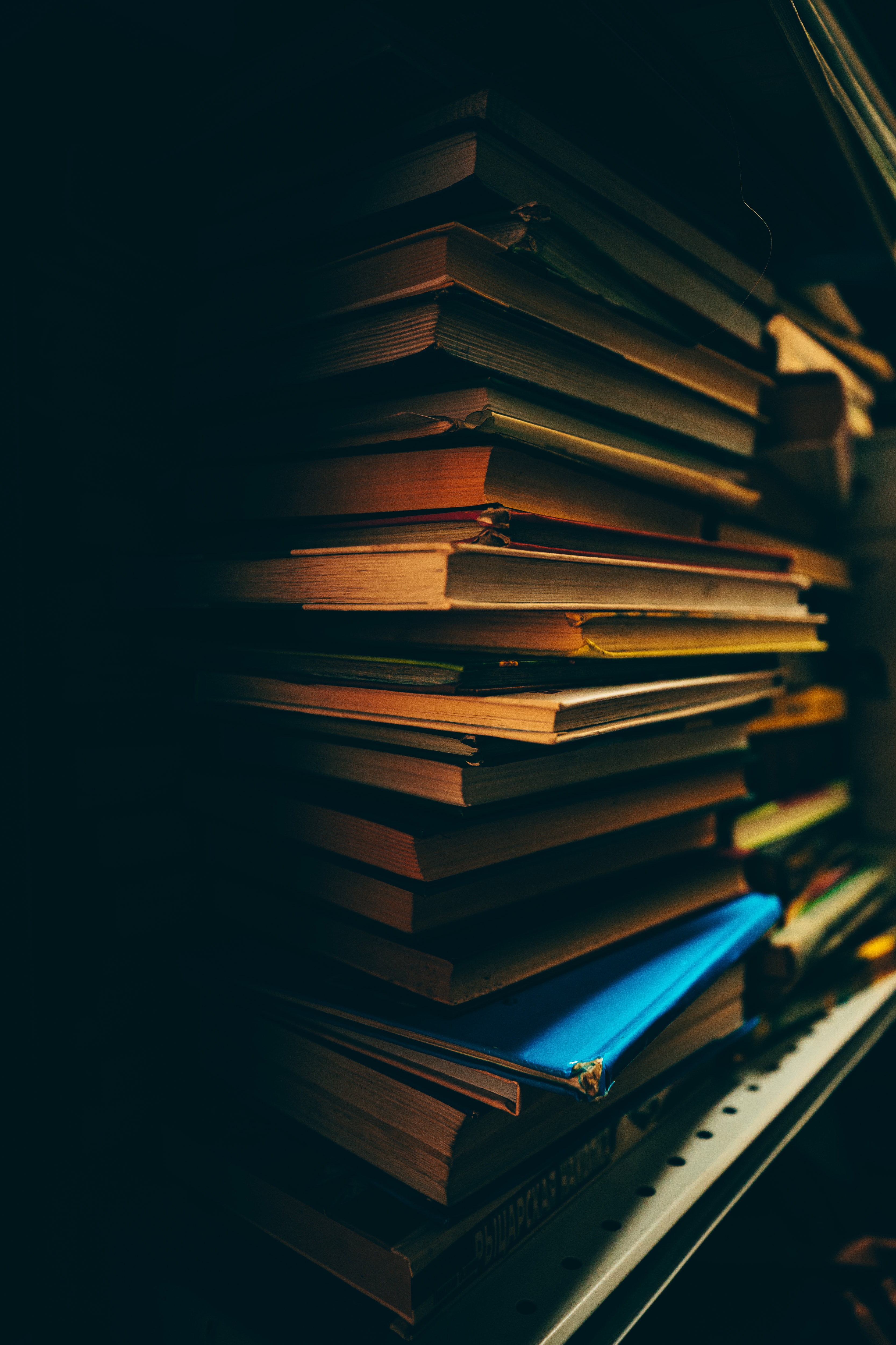 pages of books 4K wallpaper download