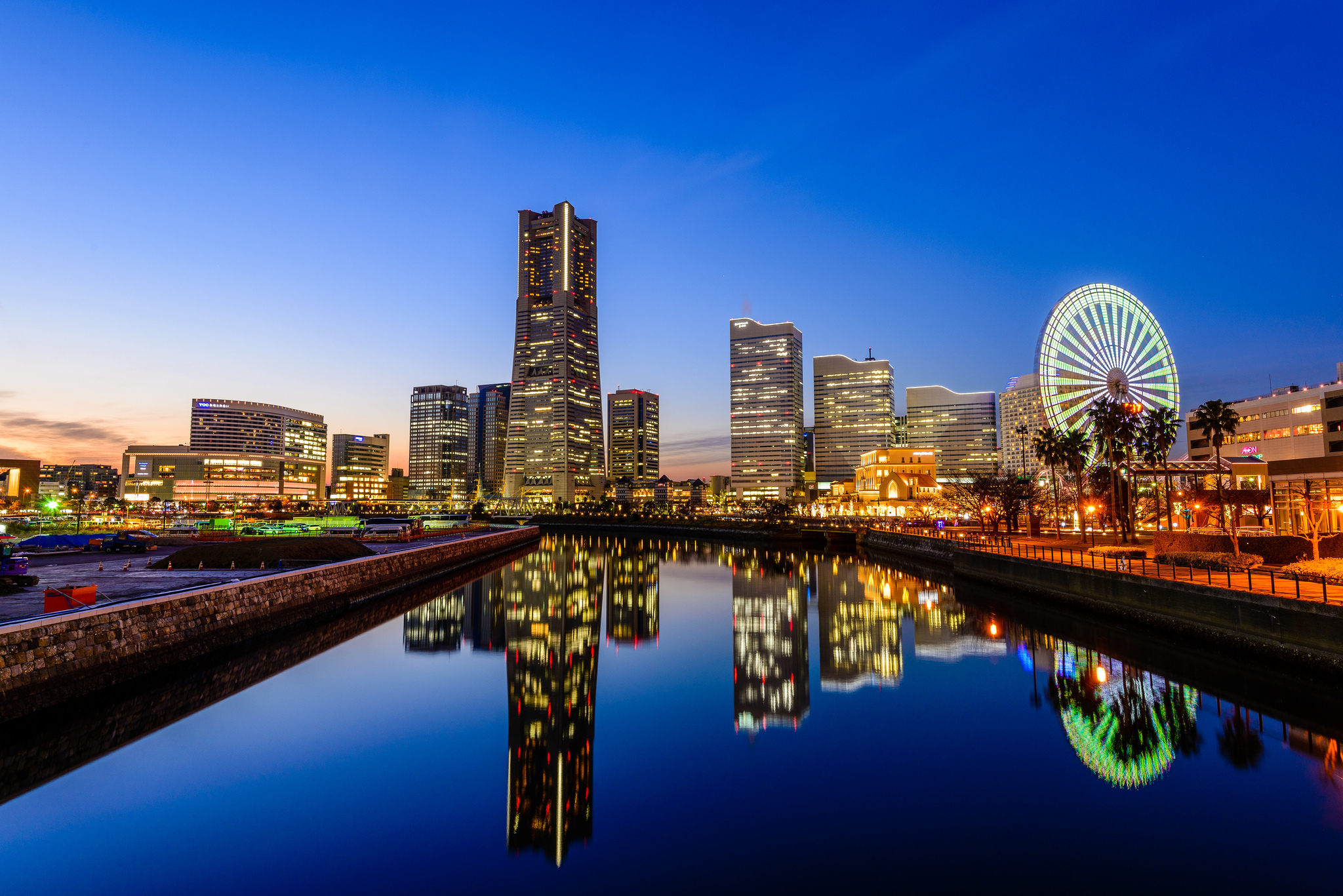 免费下载城市, 建筑, 摩天大楼, 光, 摩天轮, 日本, 横滨, 人造, 倒影手机壁纸。