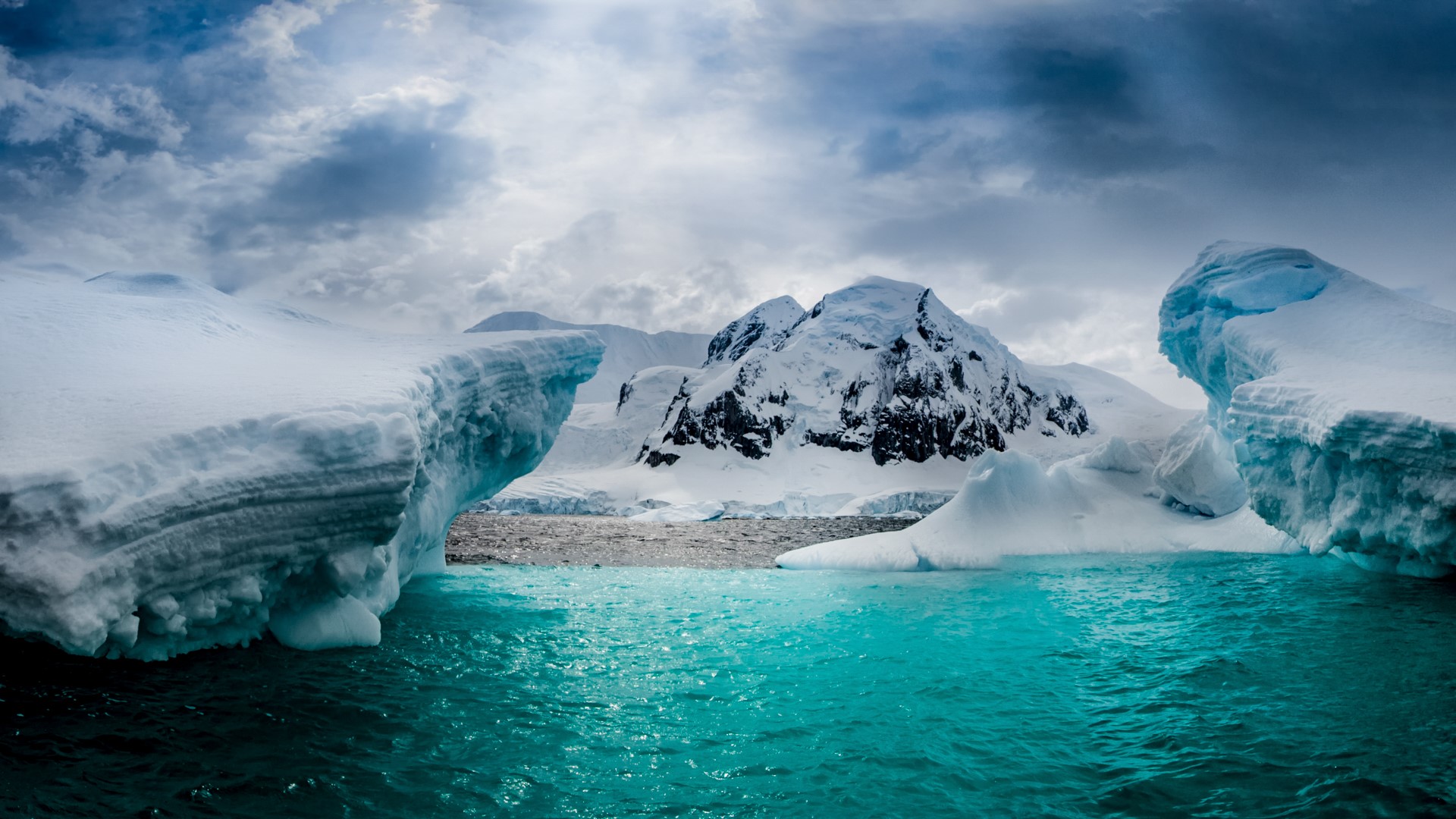 869806 скачать обои антарктида, земля/природа, ледник, остров полумесяца, лёд, гора, снег - заставки и картинки бесплатно