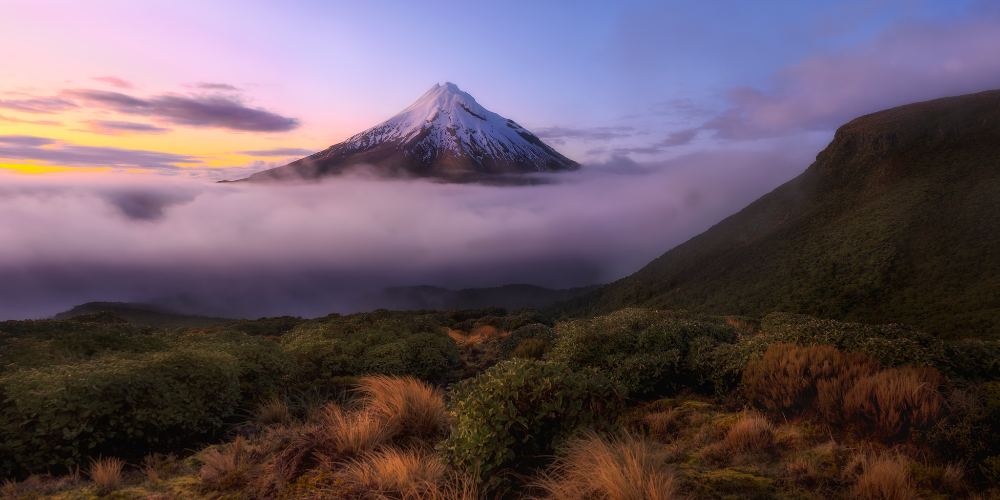 417206壁紙のダウンロード地球, 火山, 霧, 風景, エグモント山, タラナキ山, ニュージーランド, 北島 (ニュージーランド), ピーク-スクリーンセーバーと写真を無料で