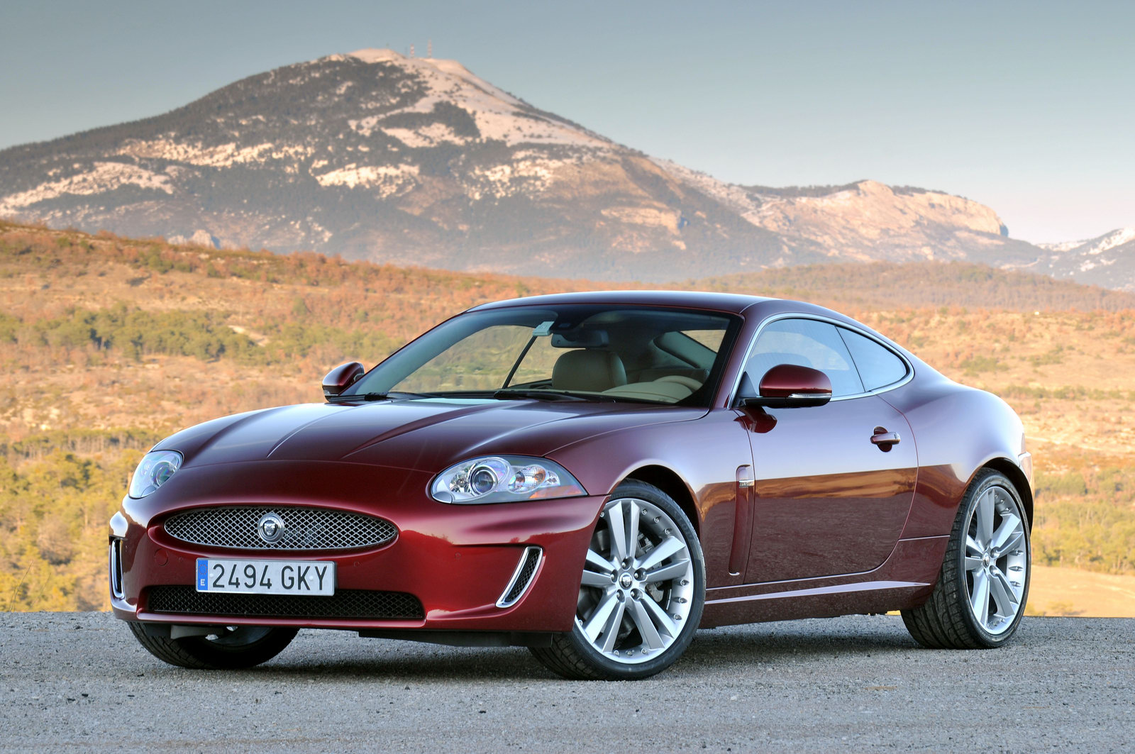 Jaguar XKR Portfolio