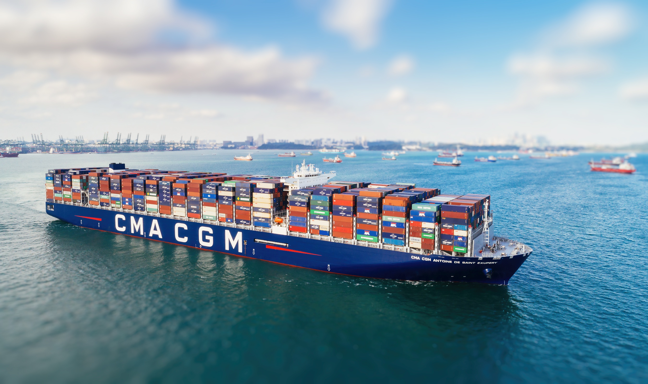 Торговый транспорт. CMA CGM корабль. Контейнеровоз CMA CGM. CMA CGM Antoine de Saint Exupery судно. CMA CGM Океанский контейнеровоз.