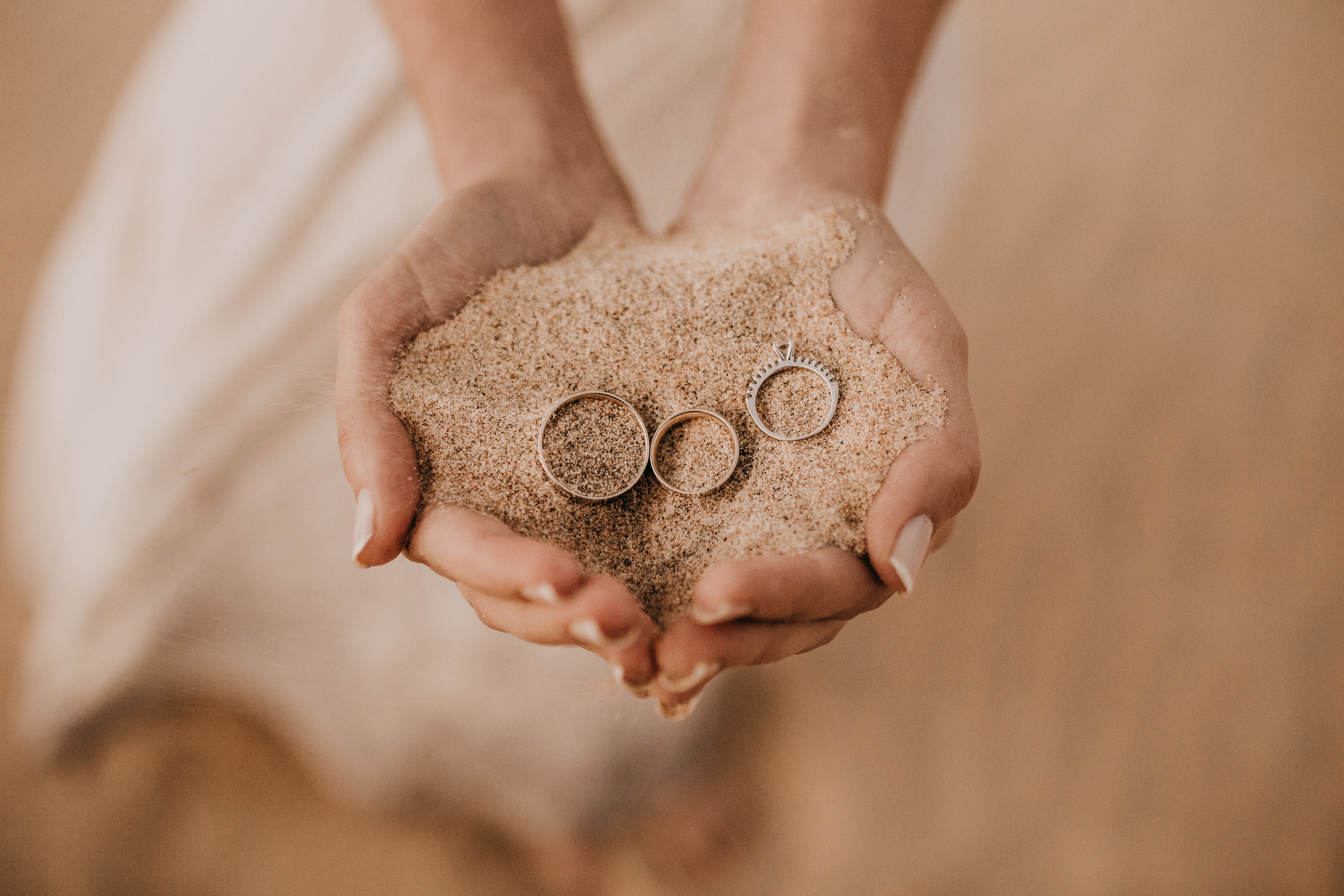 Download mobile wallpaper Miscellaneous, Miscellanea, Rings, Sand, Palm, Palms, Hands for free.