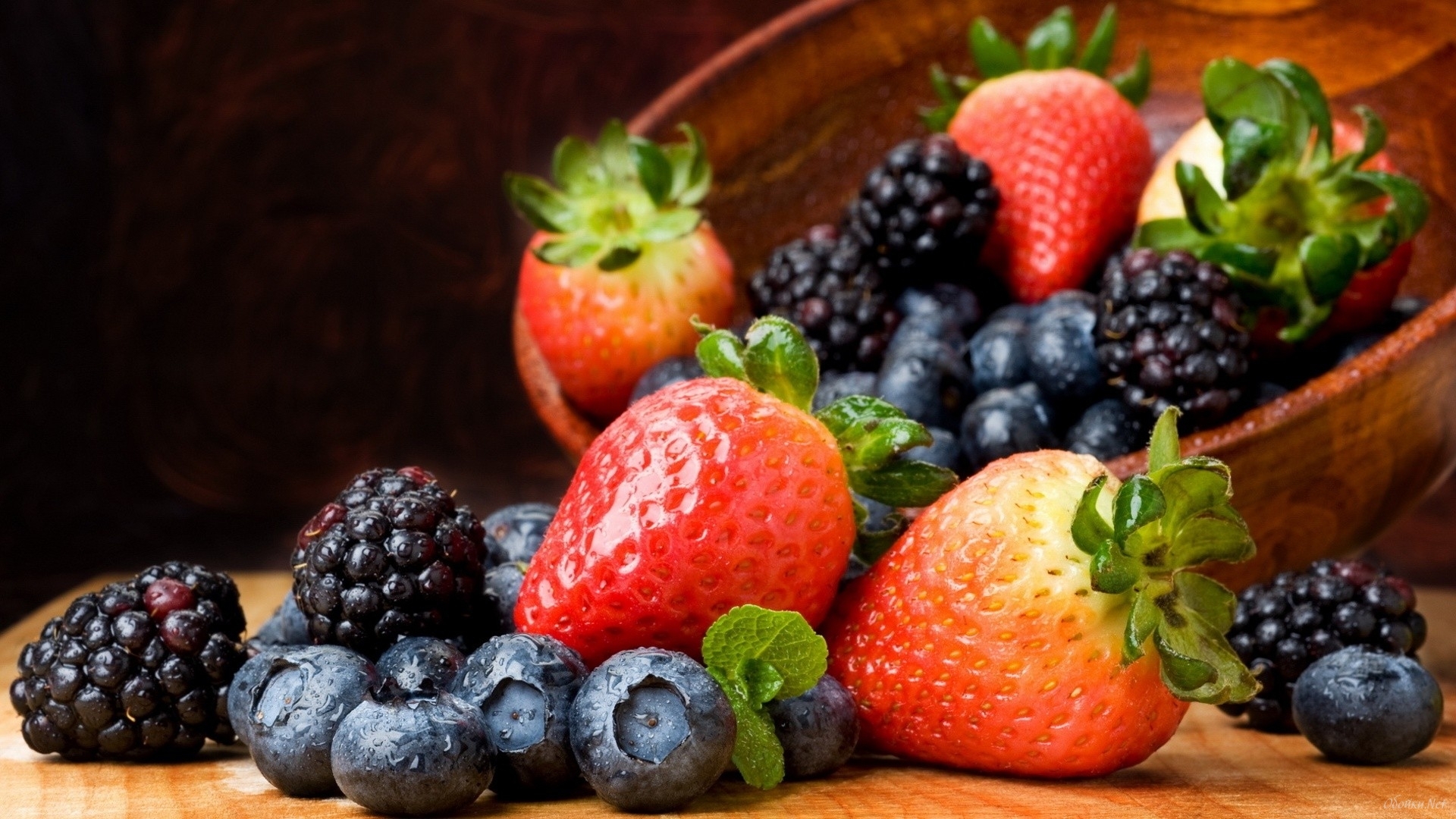fruits, food, strawberry, bilberries, berries lock screen backgrounds