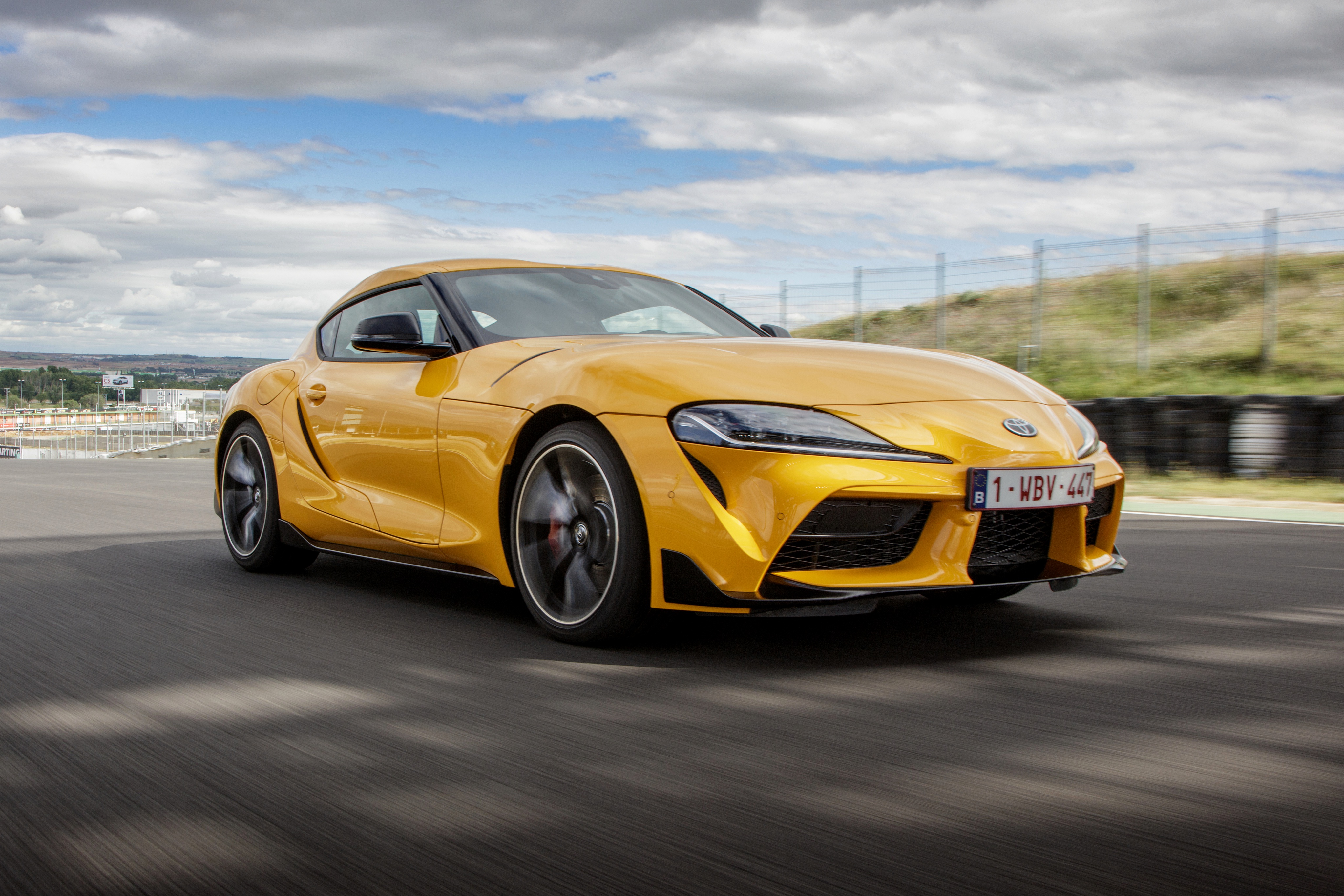 Toyota gr Supra 2020 Yellow