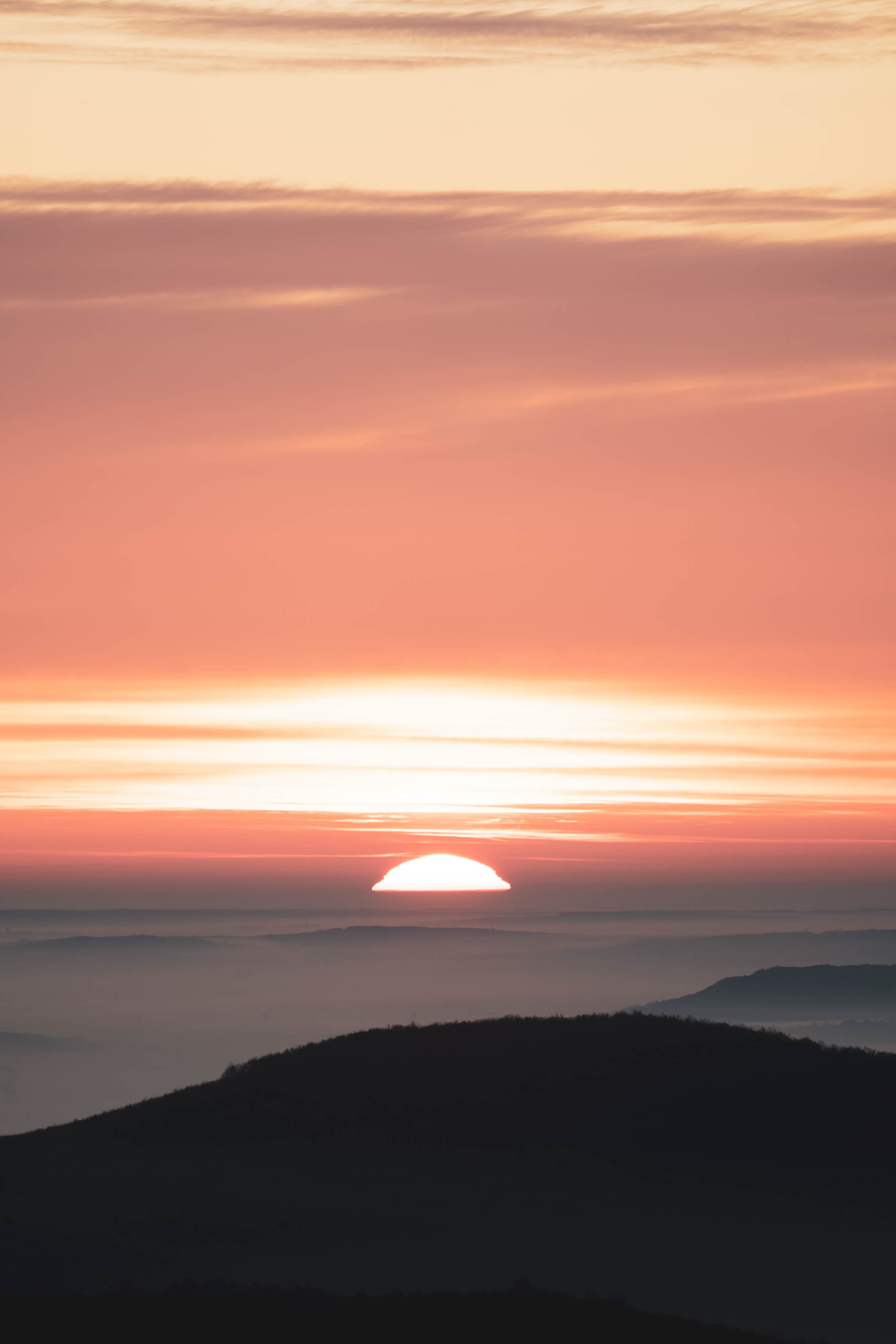 Download mobile wallpaper Dusk, Fog, Mountains, Nature, Sunset, Twilight for free.