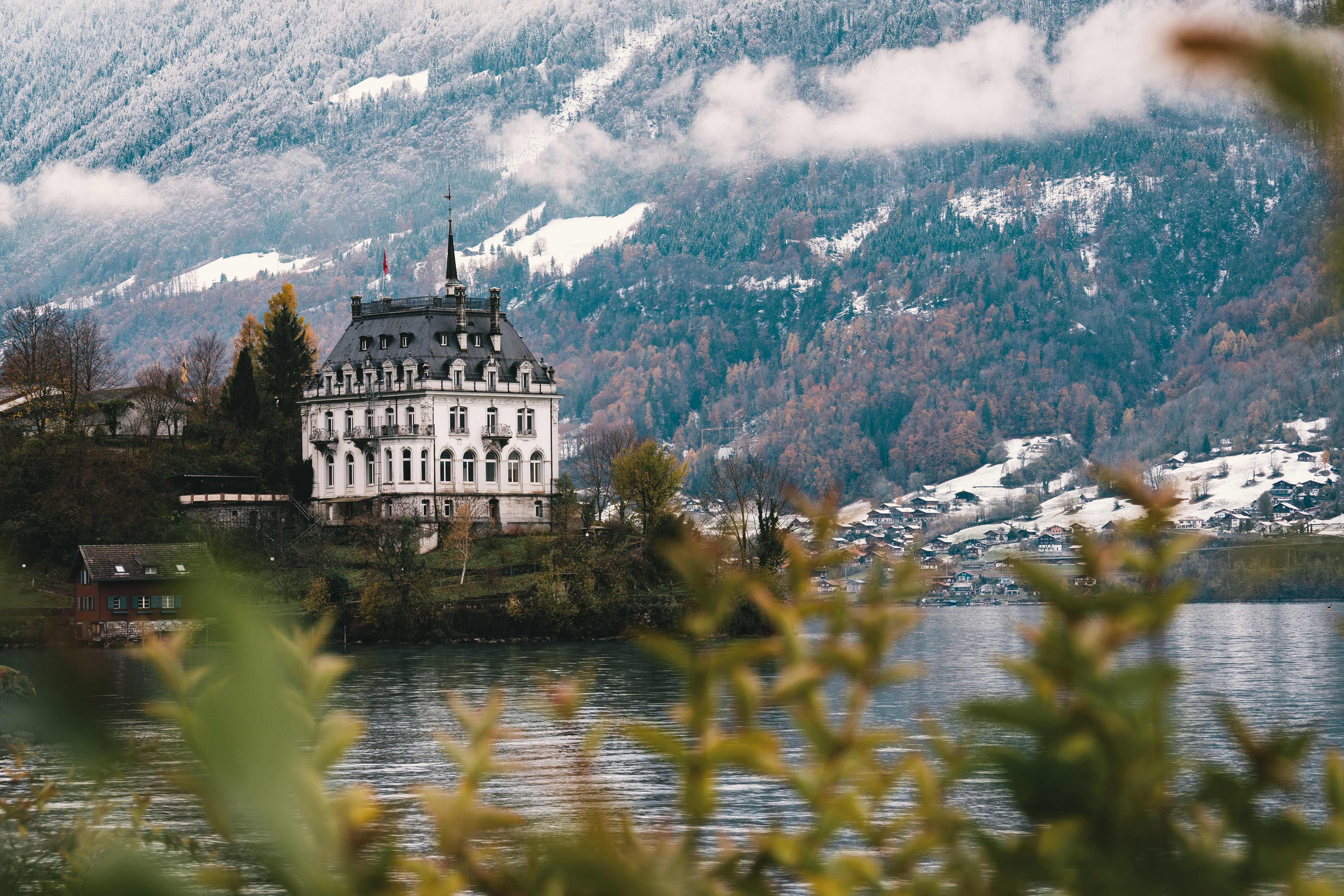 Дом в Швейцарии замок