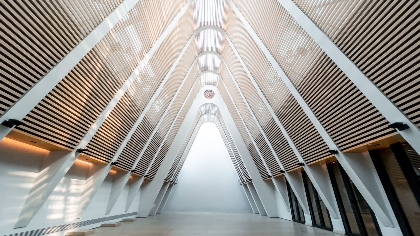 Потолок зданий. Архитектурные полосы Авангарда. Building Ceiling. Что такое крутится с полосками на зданиях.