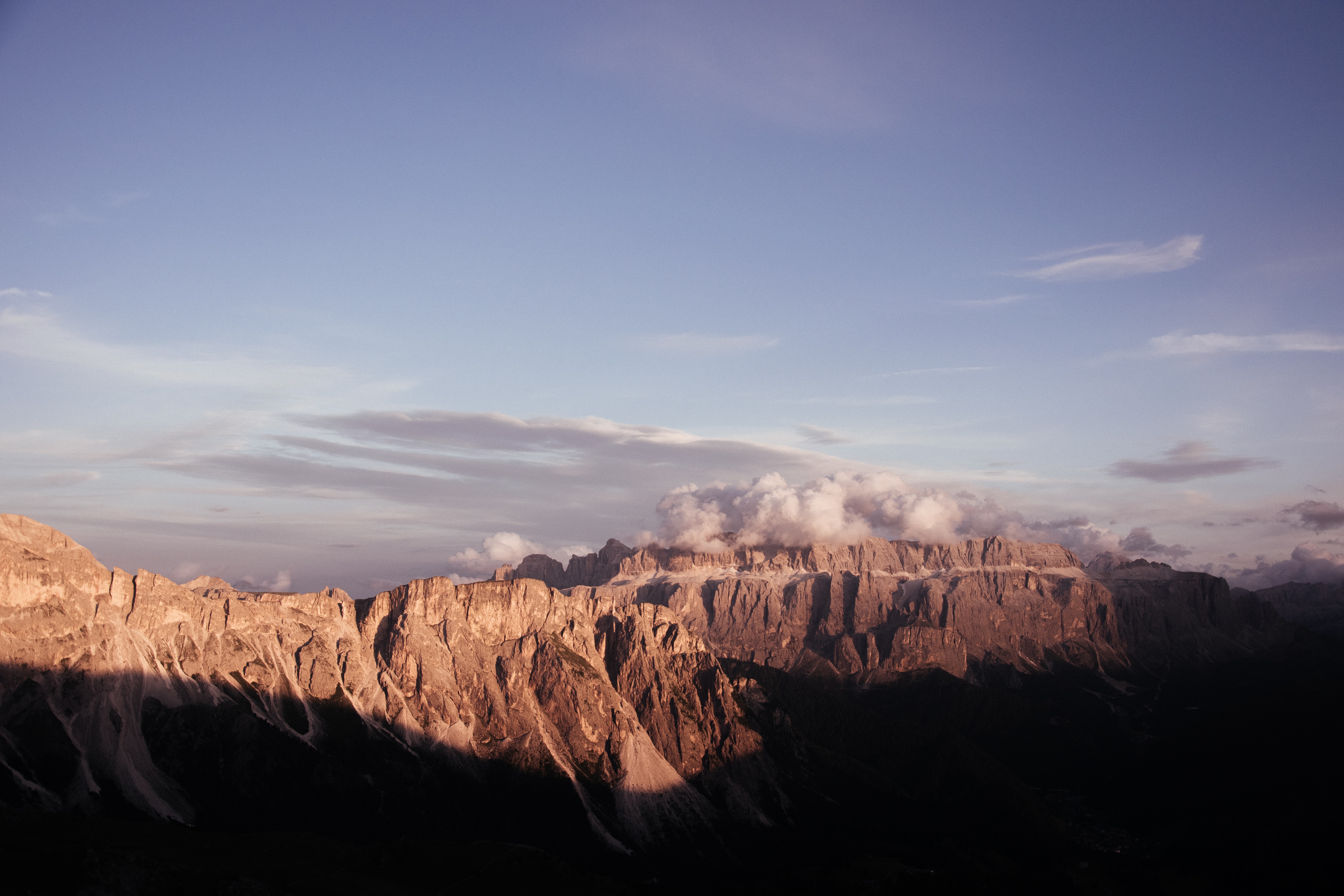 無料モバイル壁紙峡谷, 自然, 雲, 山脈, 岩, 風景をダウンロードします。