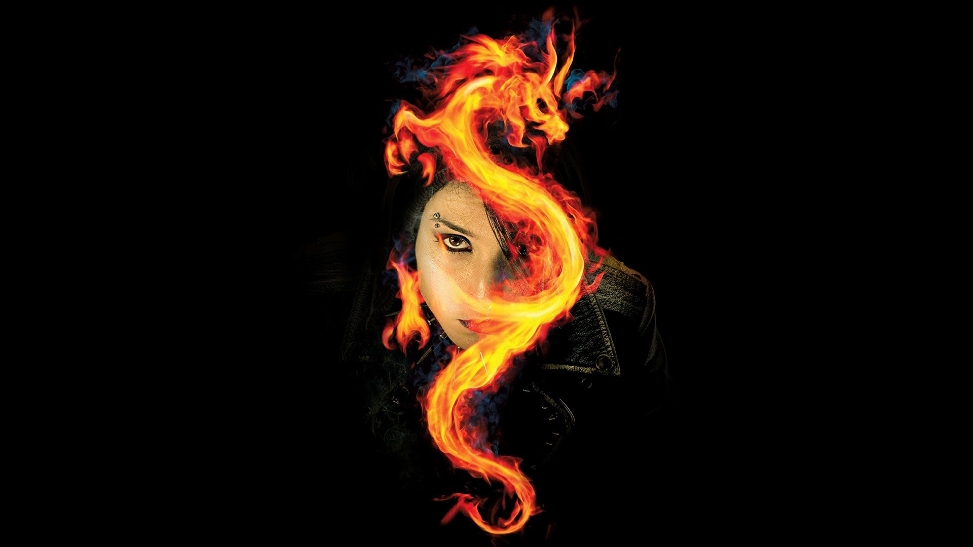 Девушка на огненном фоне