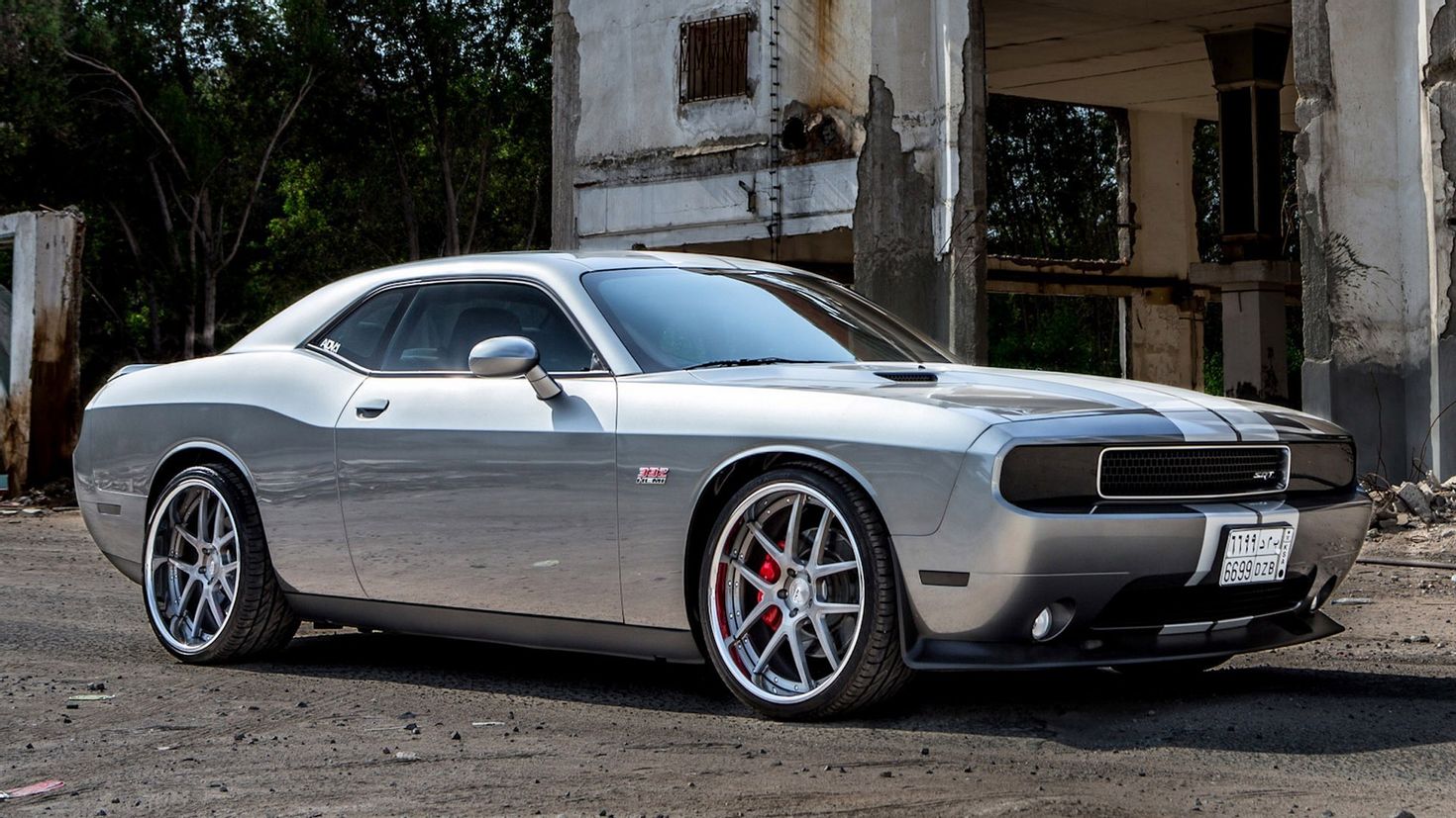 dodge challenger srt8