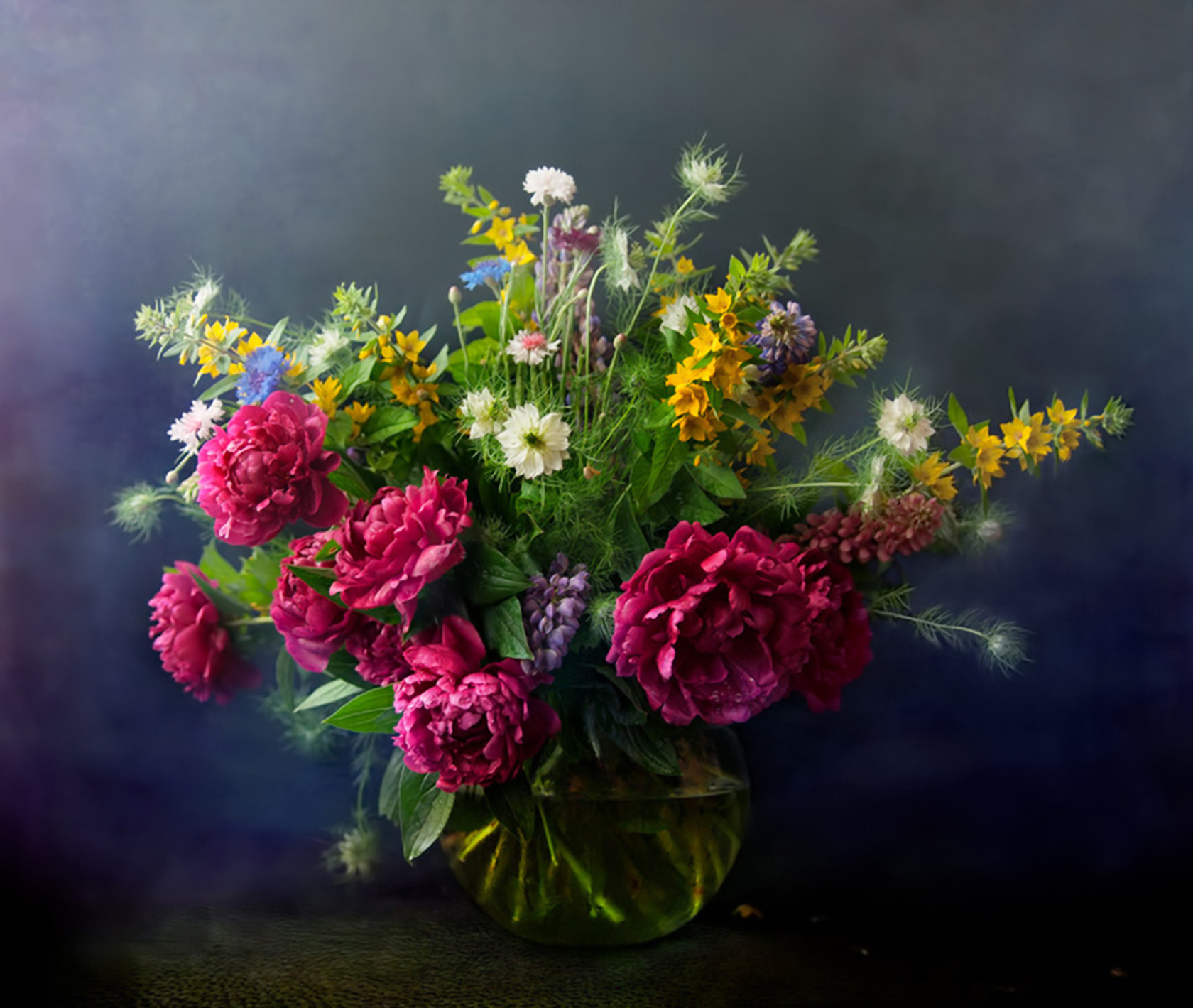 742904 завантажити шпалери весна, створено людиною, квітка, барвистий, скло, рожева квітка, ваза - заставки і картинки безкоштовно