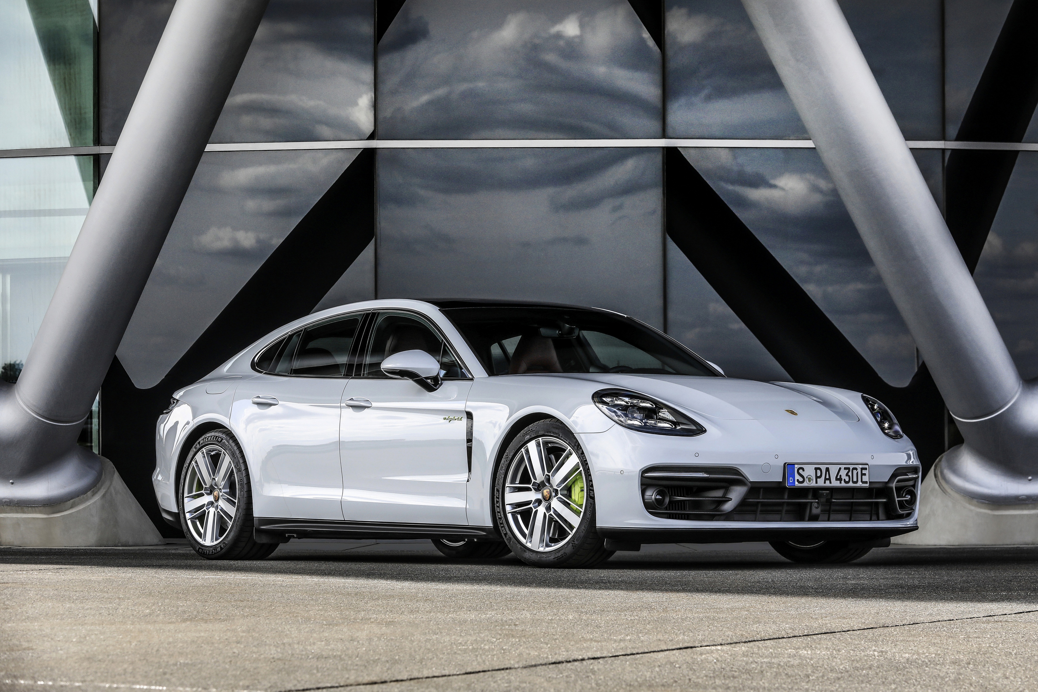 Порше Panamera 2020