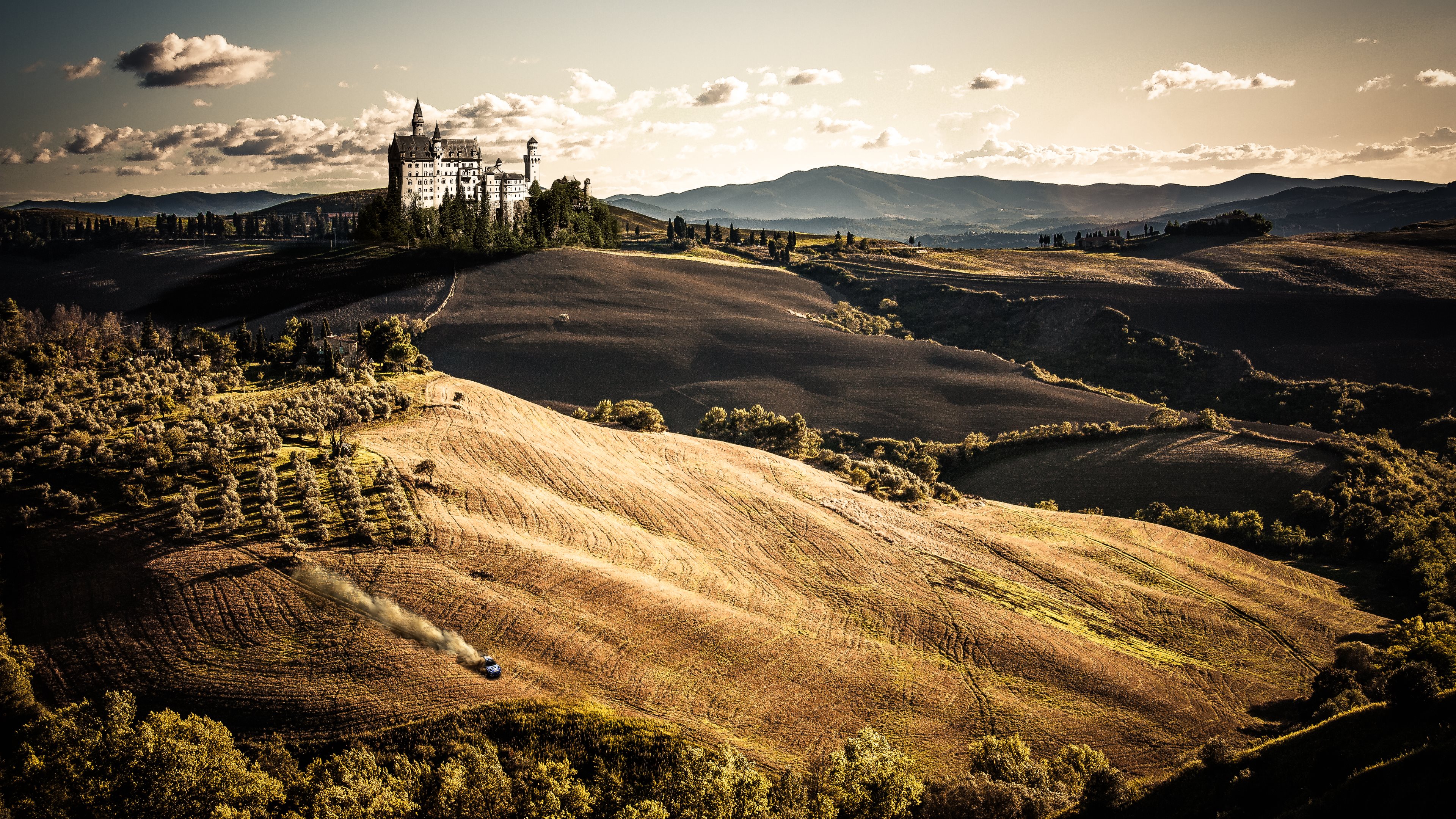 Тоскана замок на горе