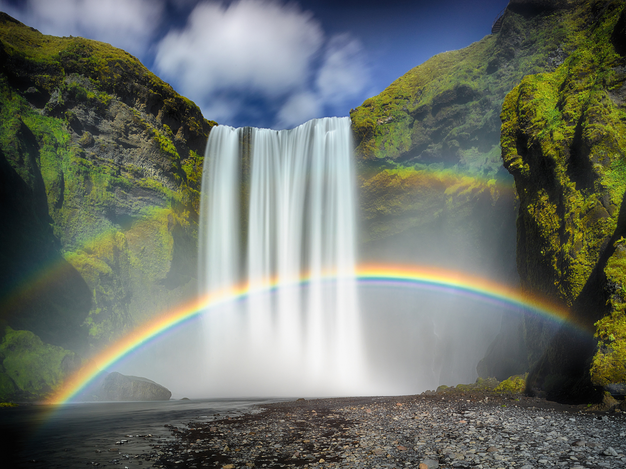 Фото водопад и радуга