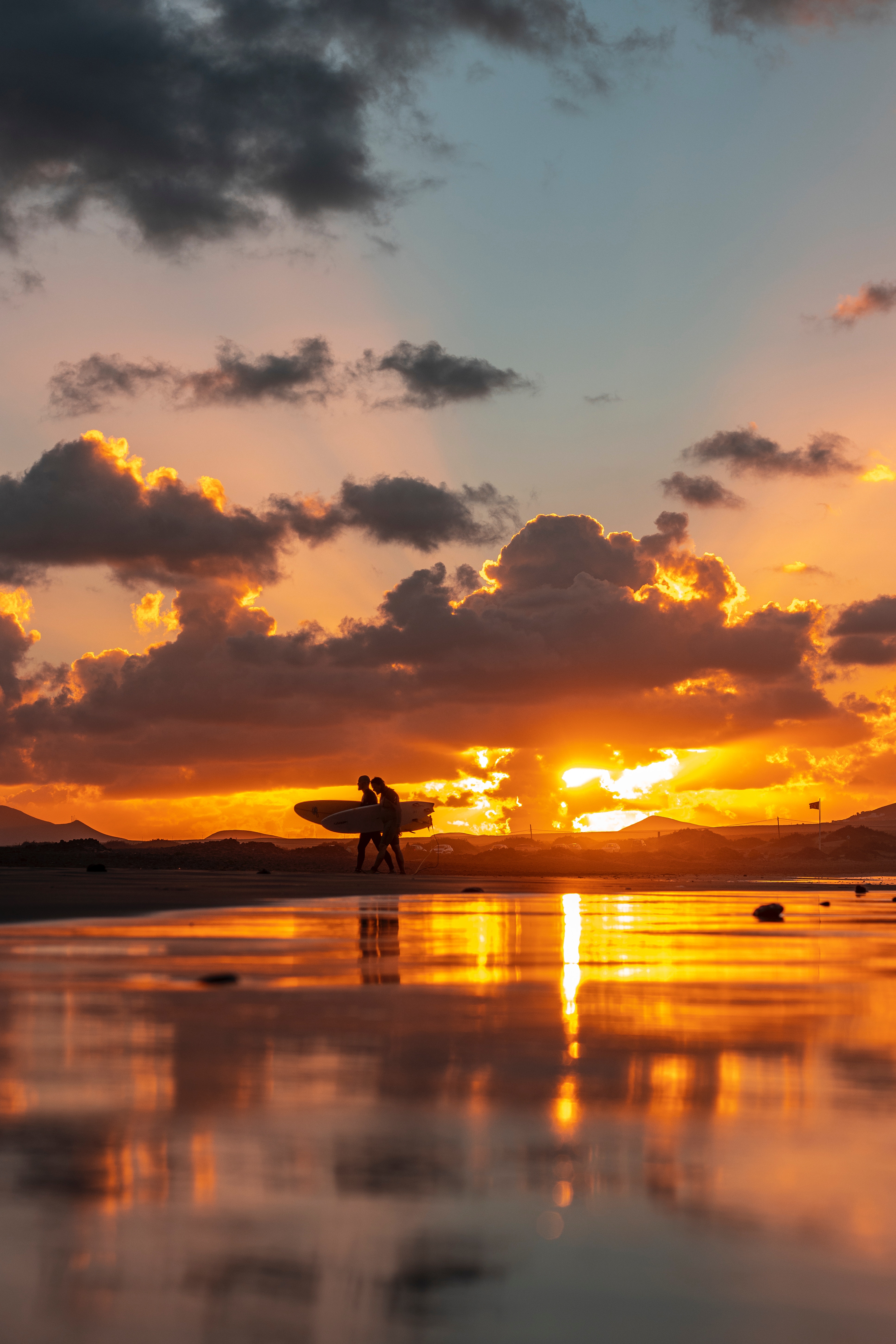 Laden Sie das Natur, Sunset, Silhouetten, Surfen, Ozean, Surfer-Bild kostenlos auf Ihren PC-Desktop herunter