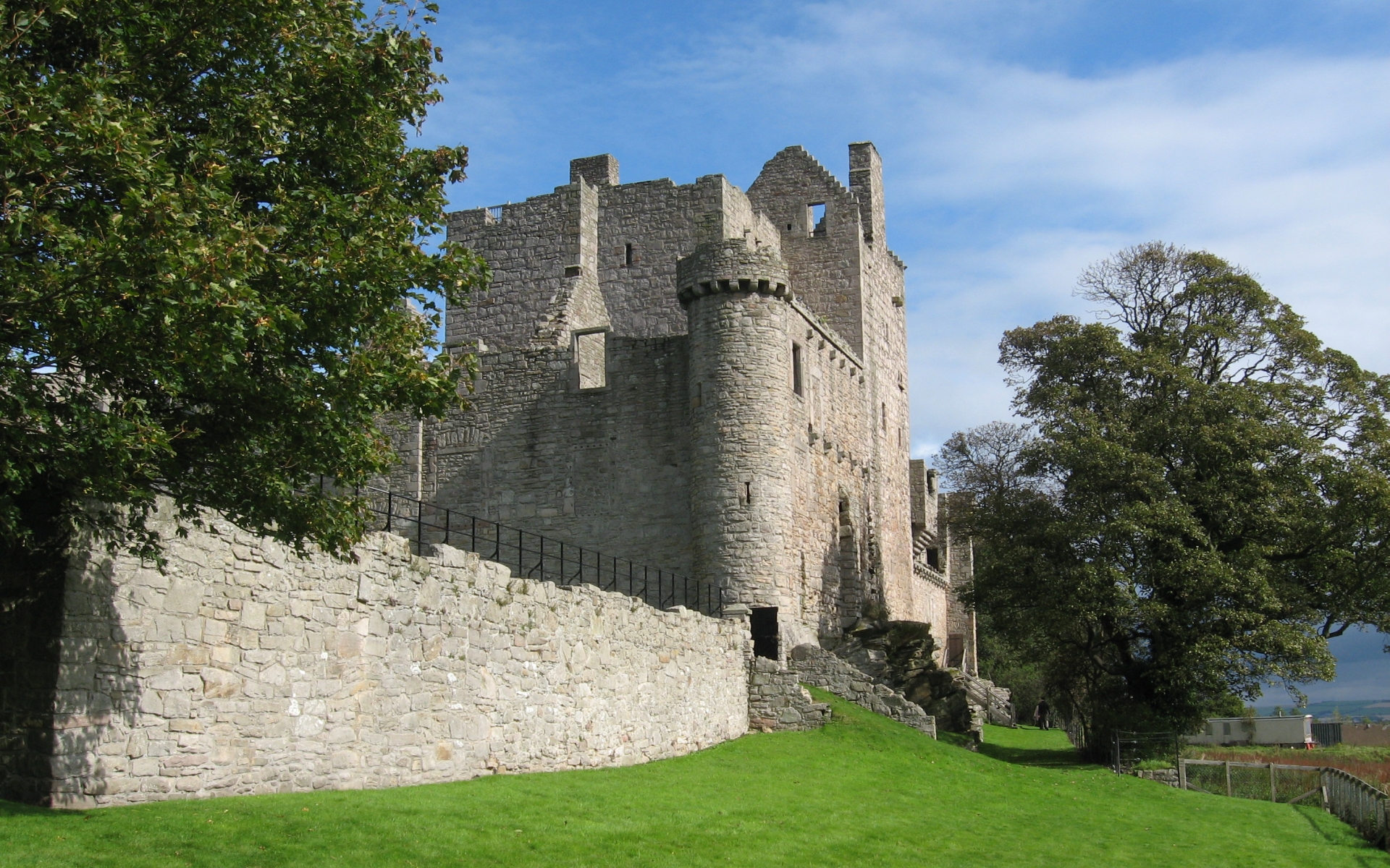 Roch Castle. Замок на телефоне.