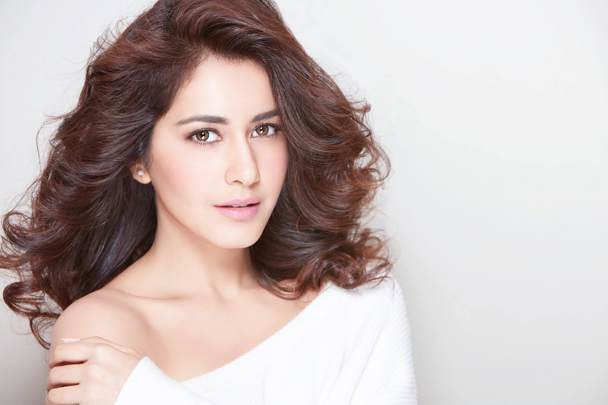 Celebrity Rashi Khanna HD Wallpaper