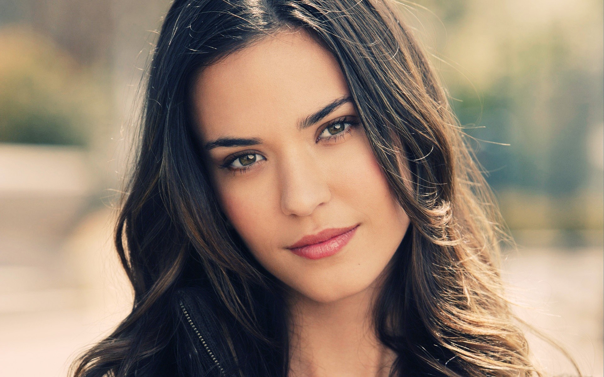 Odette Annable Square Wallpapers