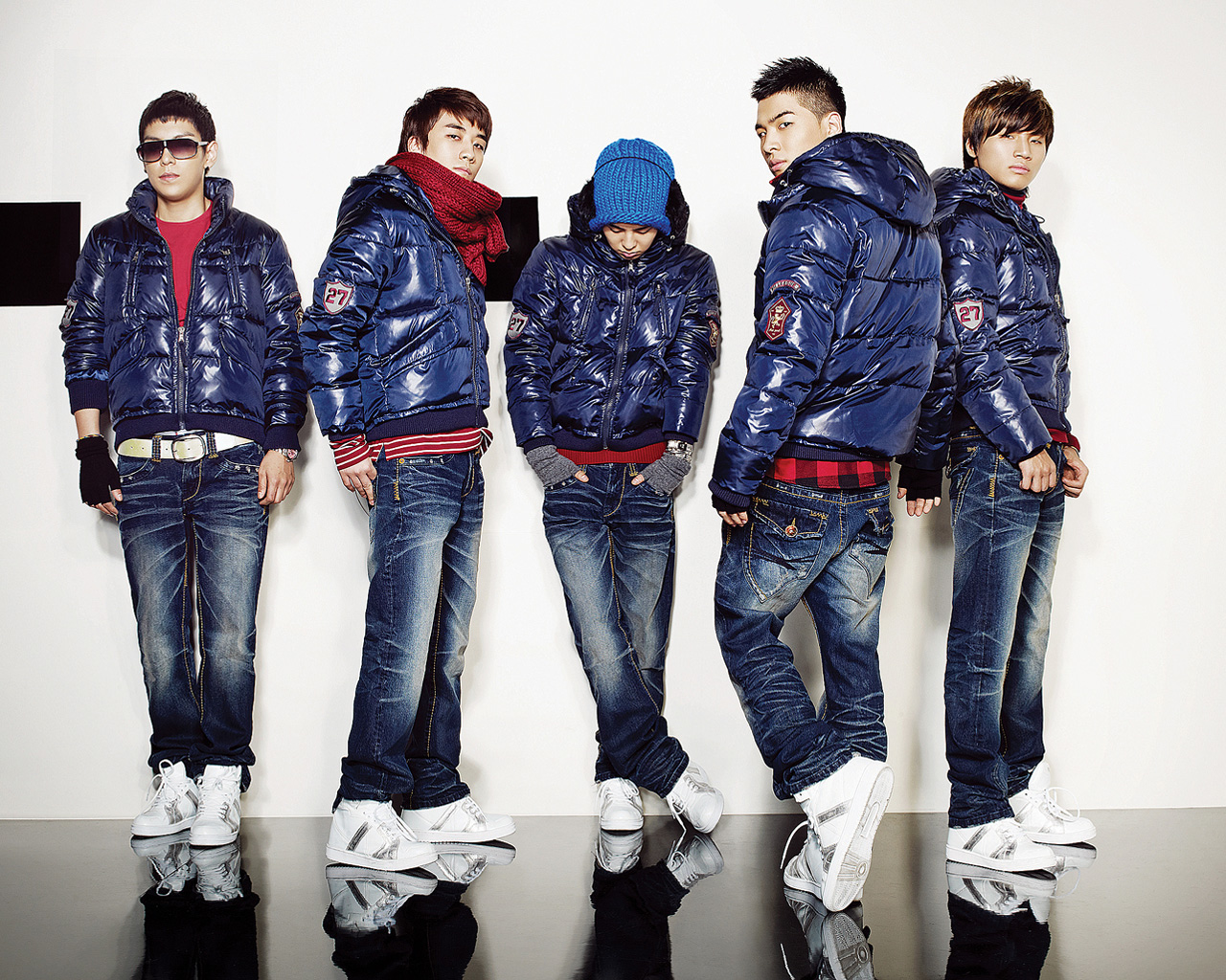 Big bang com. Big Bang группа. Корейская группа Биг бэнг. Big Bang куртка. Big Bang альбом 2012.