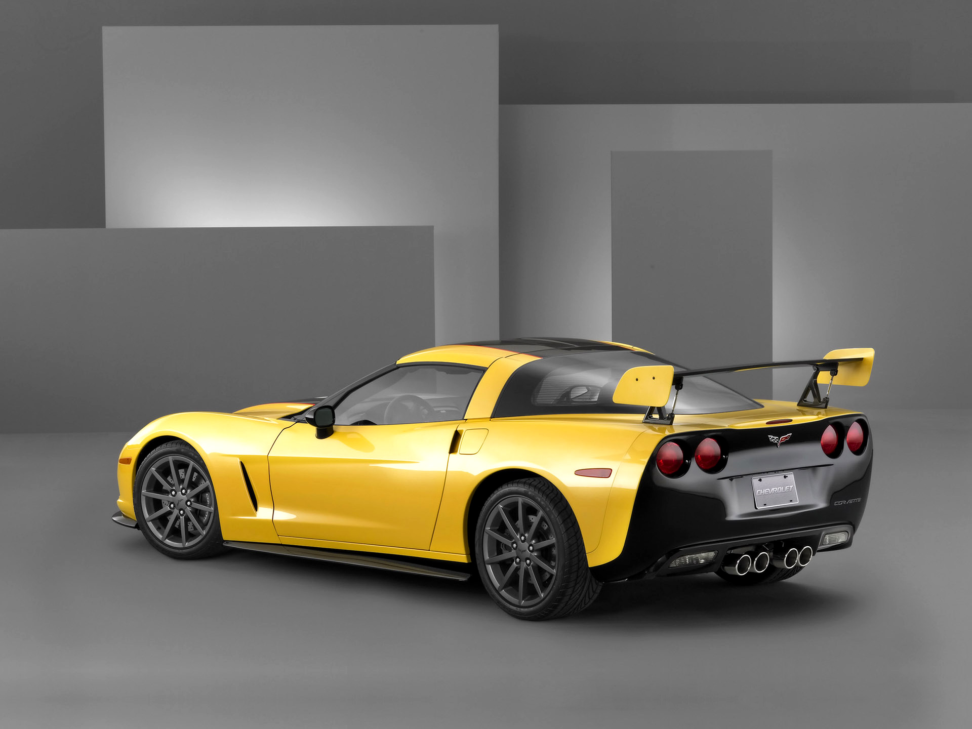 Chevrolet Corvette Р¶РµР»С‚С‹Р№