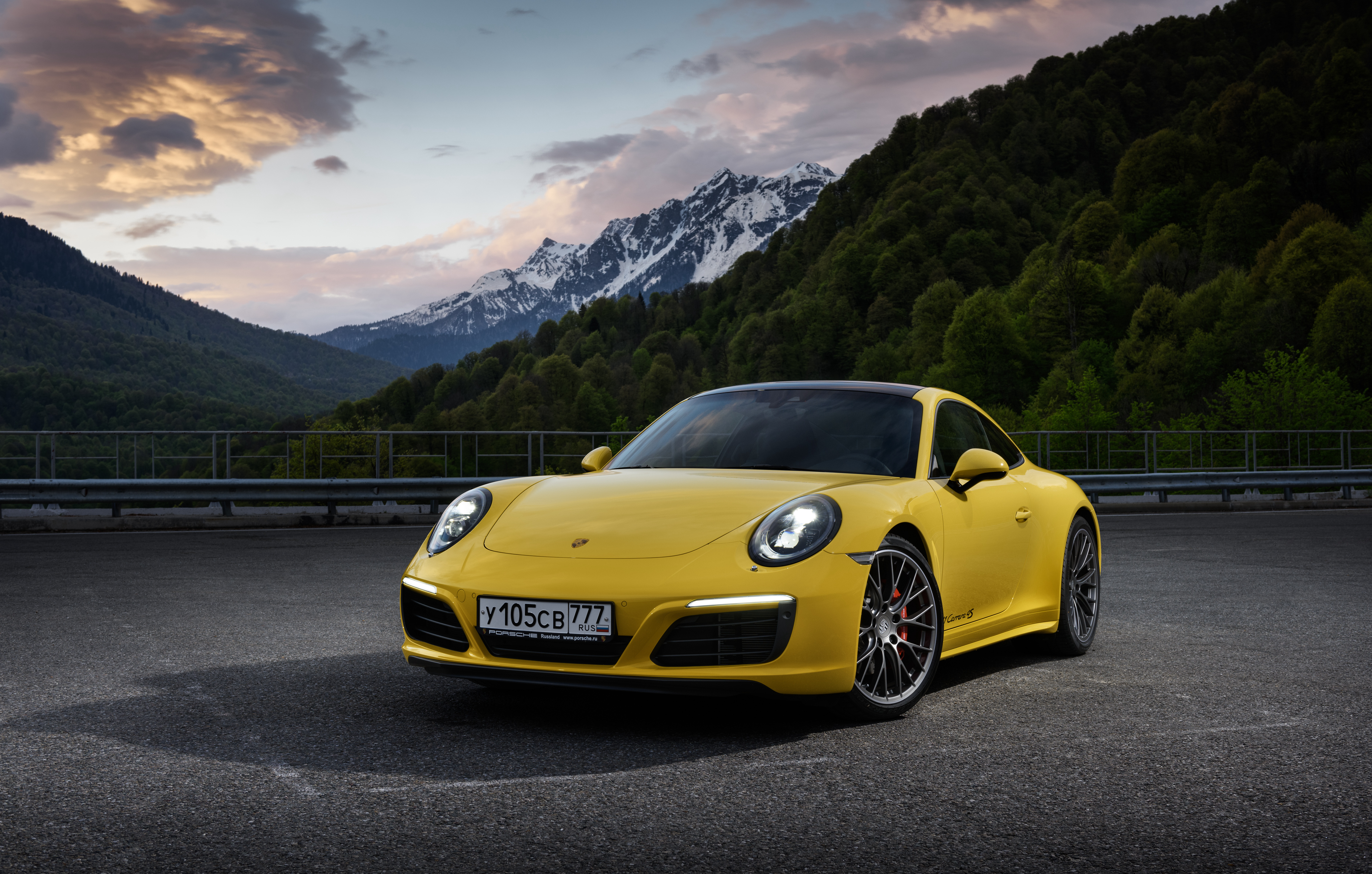 Porsche 911 Carrera Yellow