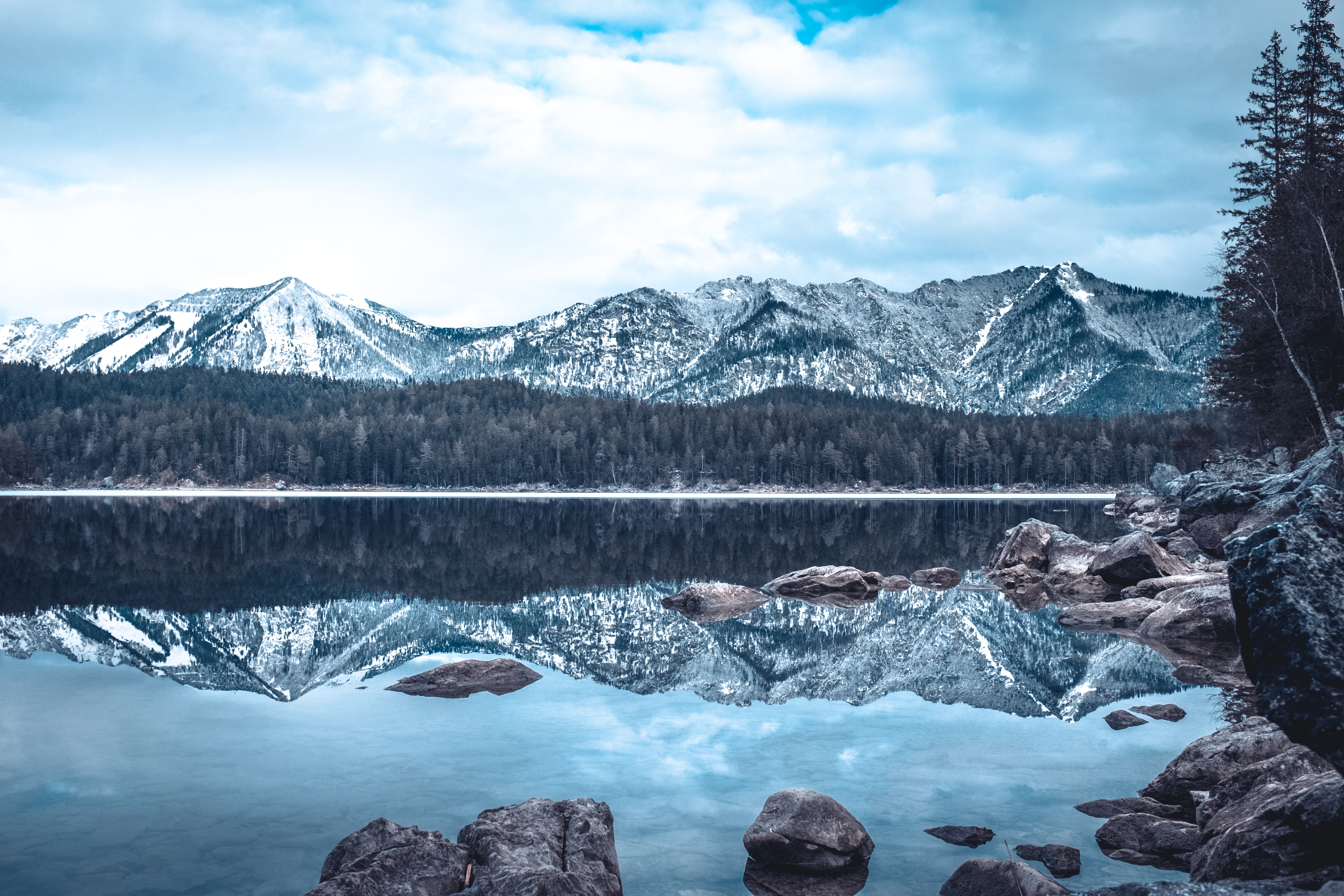 Téléchargez des papiers peints mobile Réflexion, Nature, Lac, Montagnes, Hiver gratuitement.