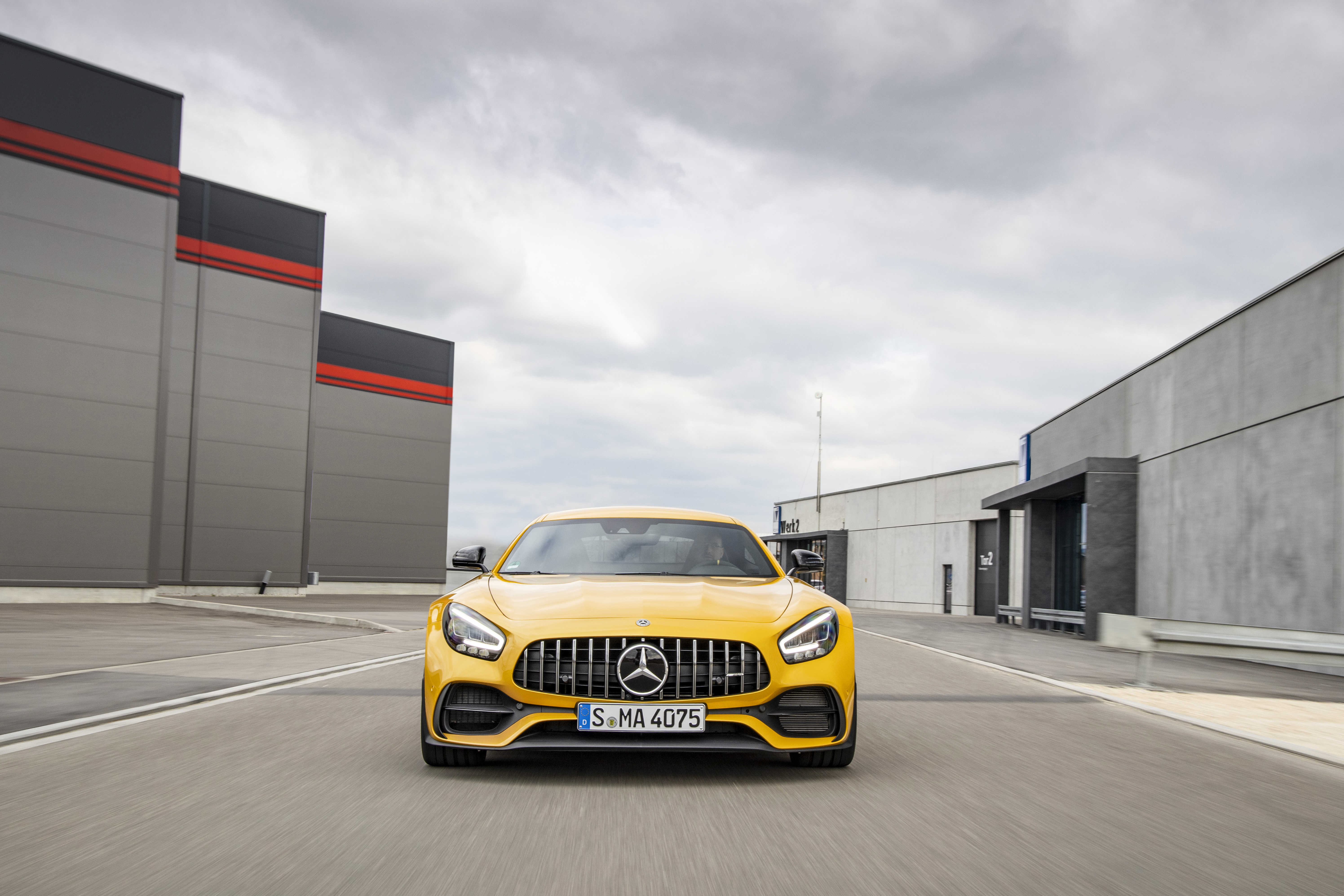 Mercedes AMG gt Yellow 4k