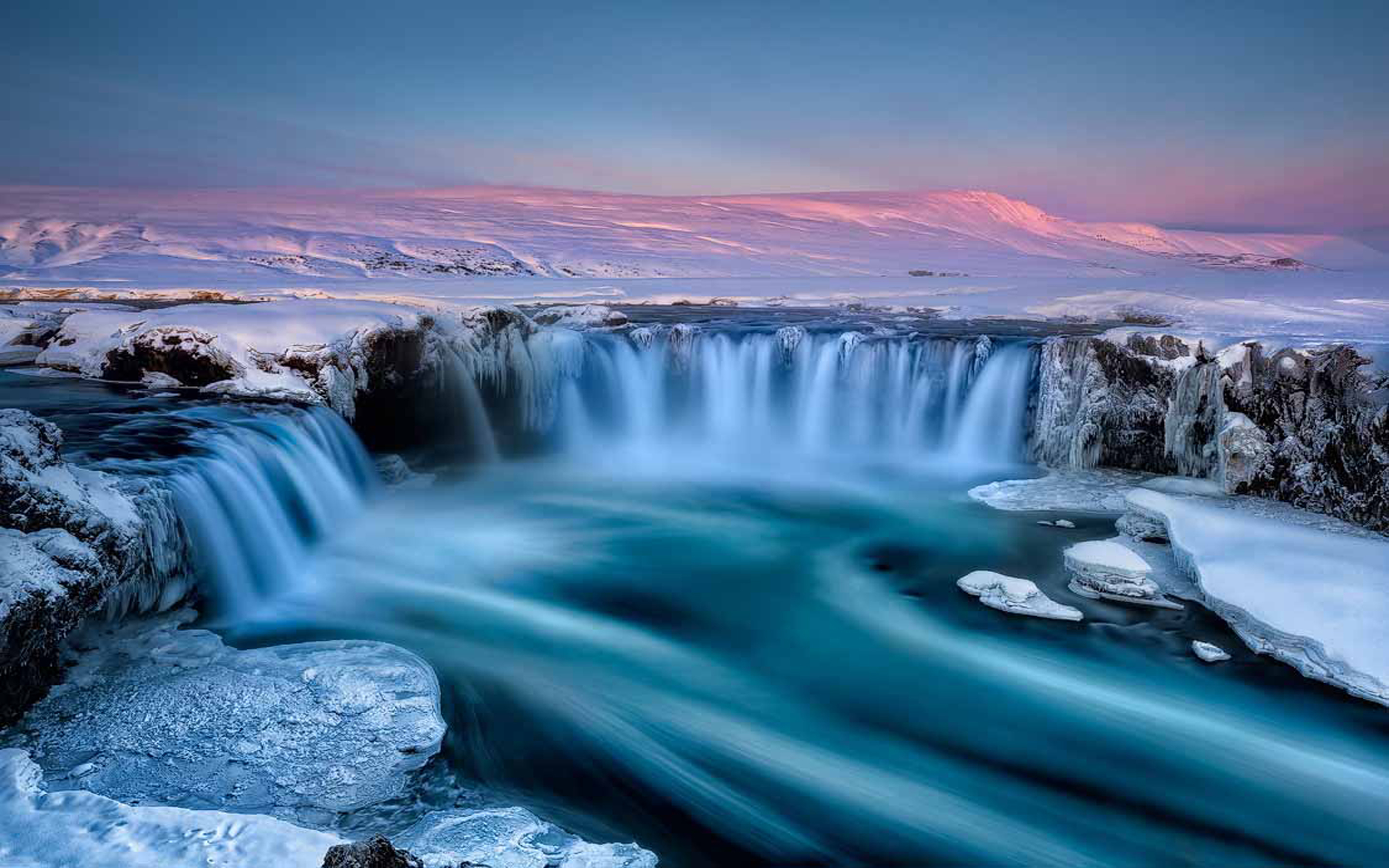 Невероятное красивое видео. Годафосс Исландия. Водопад Годафосс. Водопад богов. Годафосс, Исландия.. Водопады Исландии.
