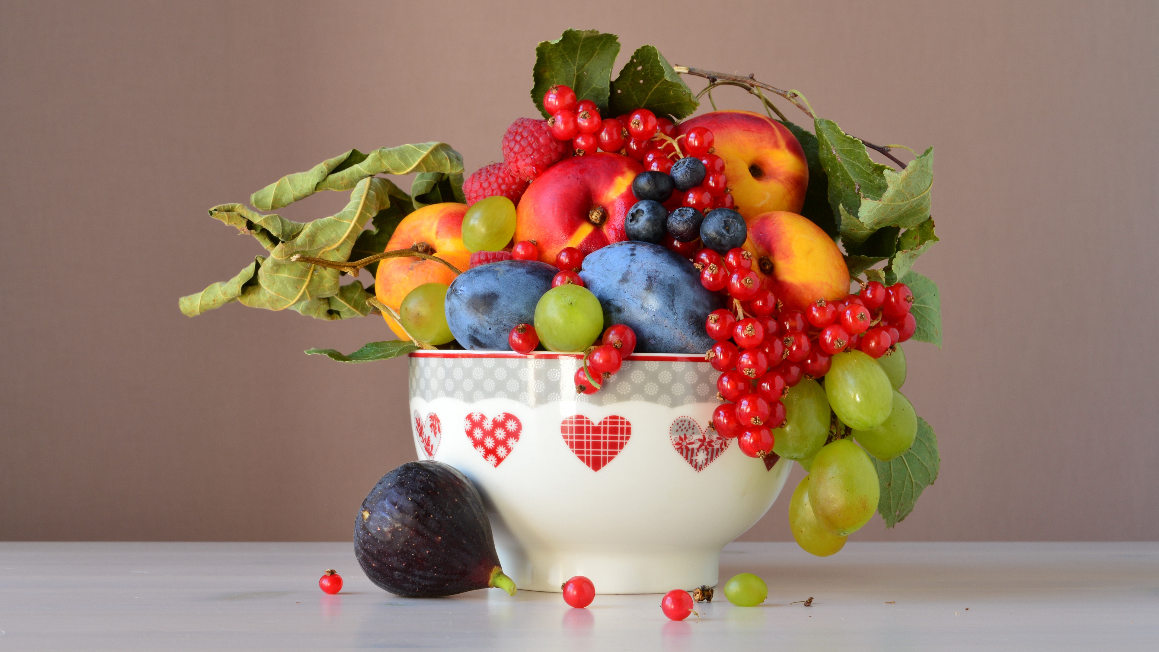 Mobile wallpaper food, still life, blueberry, currants, grapes, nectarine, plum, raspberry