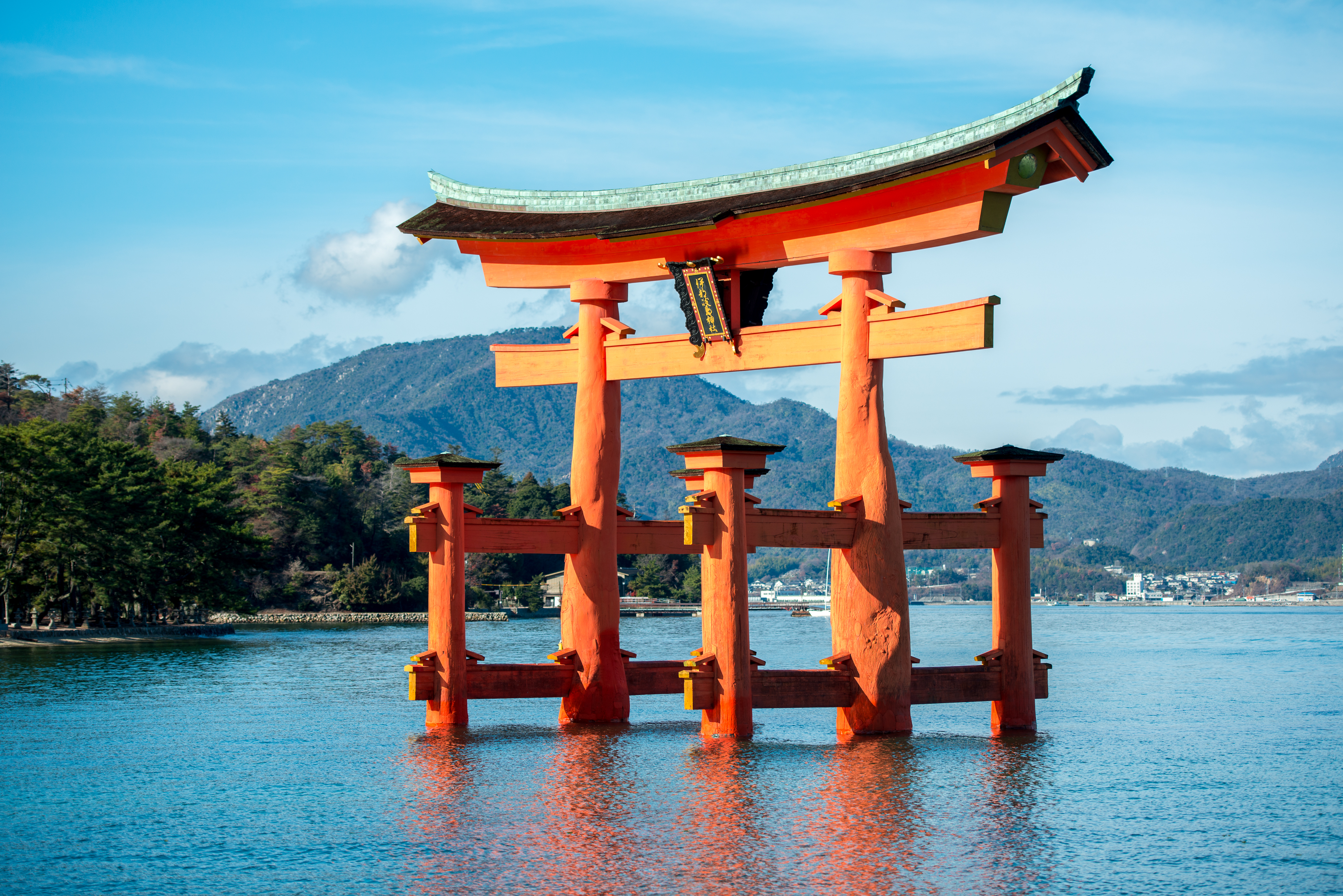 Die besten Itsukushima-Hintergründe für den Telefonbildschirm